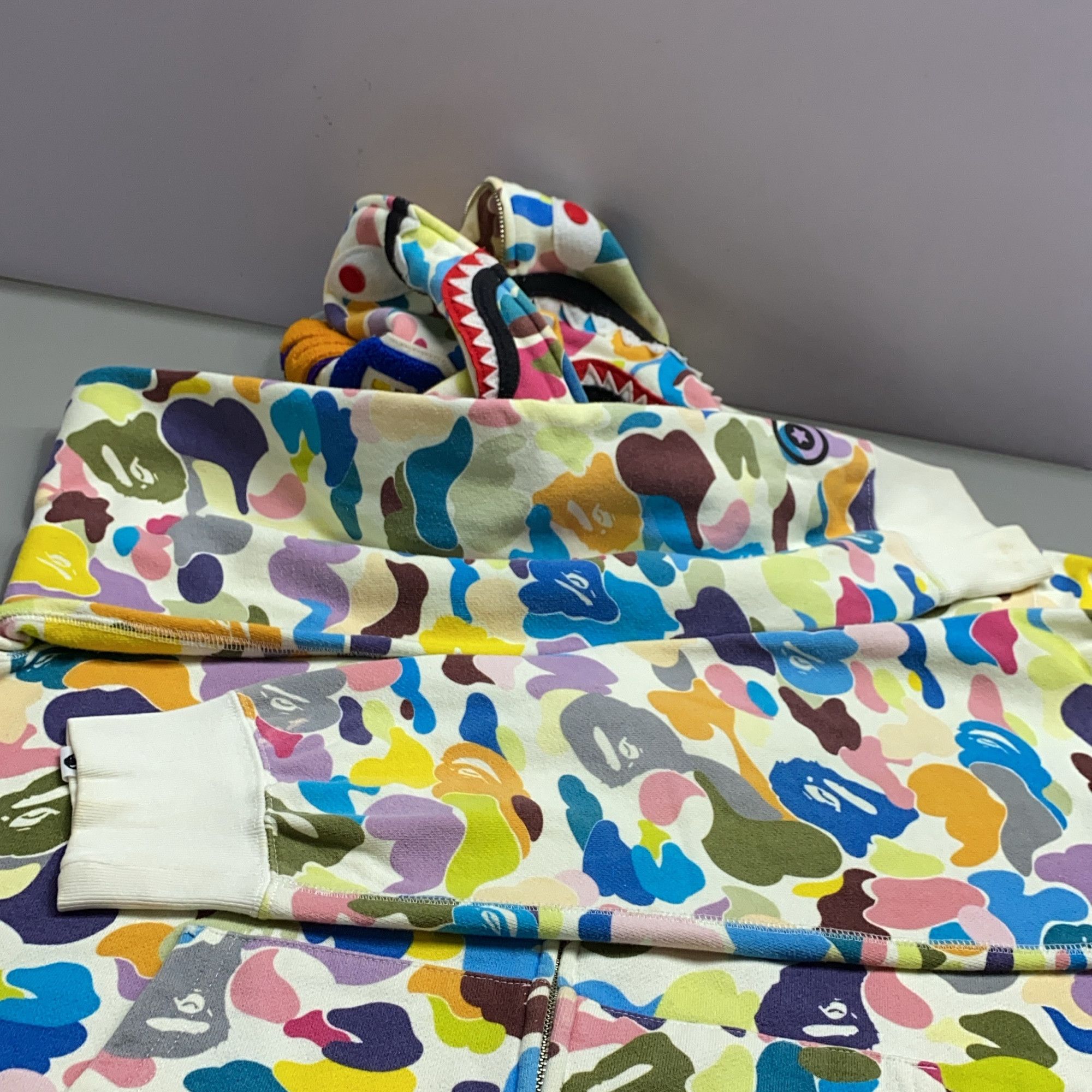 Bape A Bathing Ape Multi-Color Camo Shark Hoodie Size XXL Size US XXL / EU 58 / 5 - 15 Thumbnail