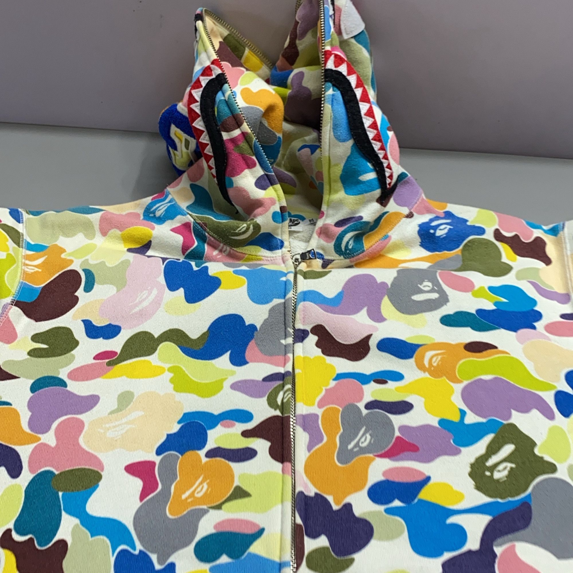 Bape A Bathing Ape Multi-Color Camo Shark Hoodie Size XXL Size US XXL / EU 58 / 5 - 12 Thumbnail
