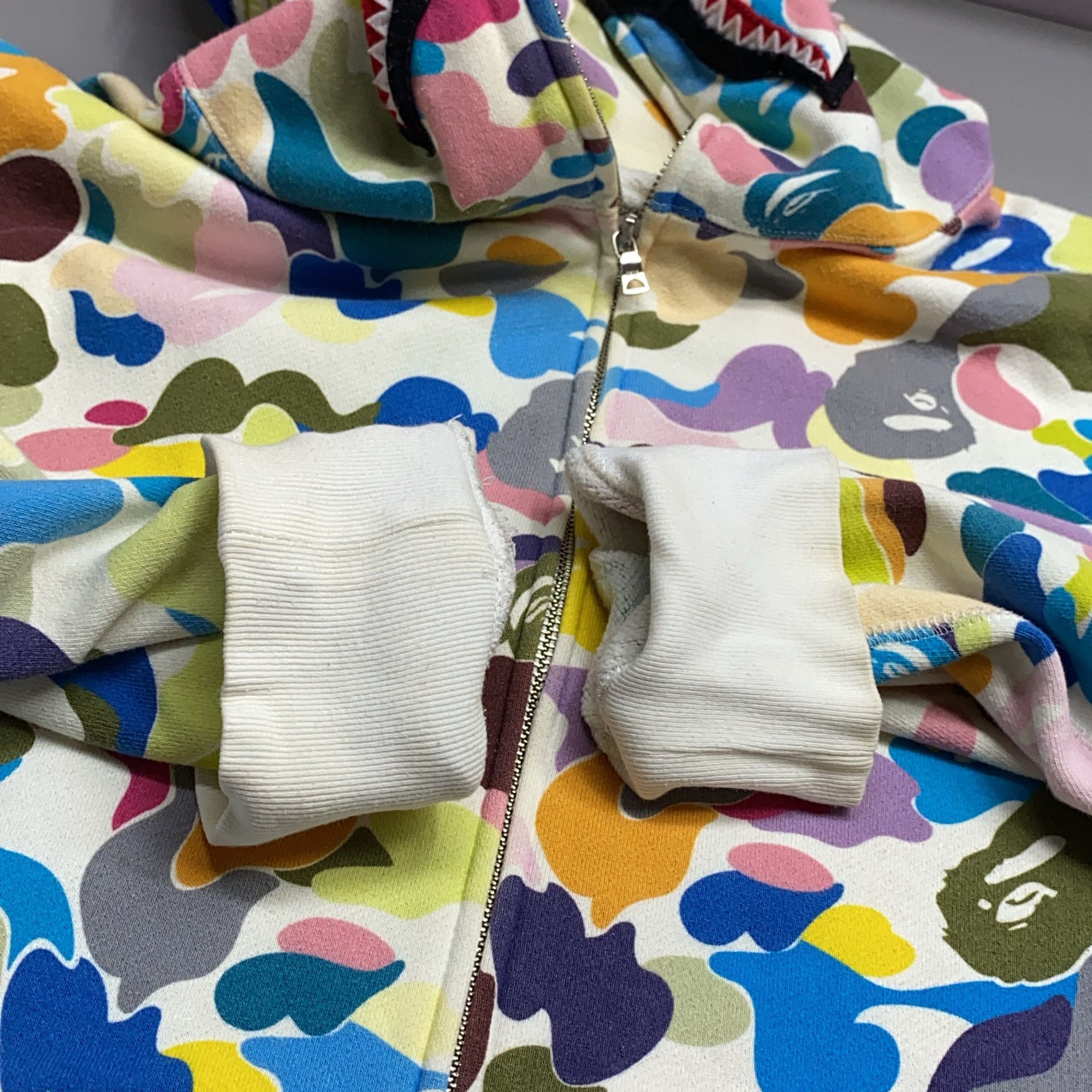 Bape A Bathing Ape Multi-Color Camo Shark Hoodie Size XXL Size US XXL / EU 58 / 5 - 17 Thumbnail