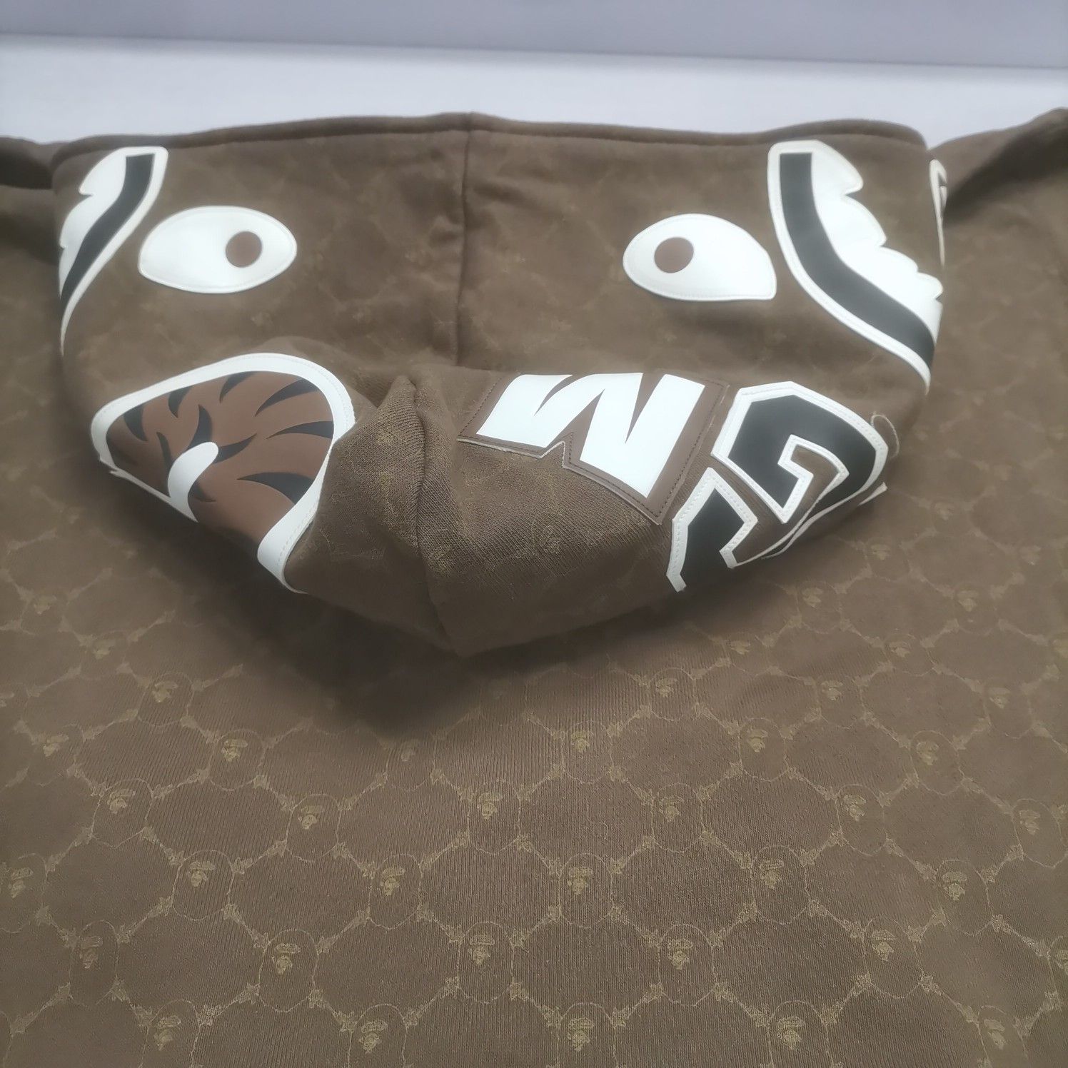 Bape A Bathing Ape Monogram Shark Hoodie Size M Size US M / EU 48-50 / 2 - 7 Thumbnail
