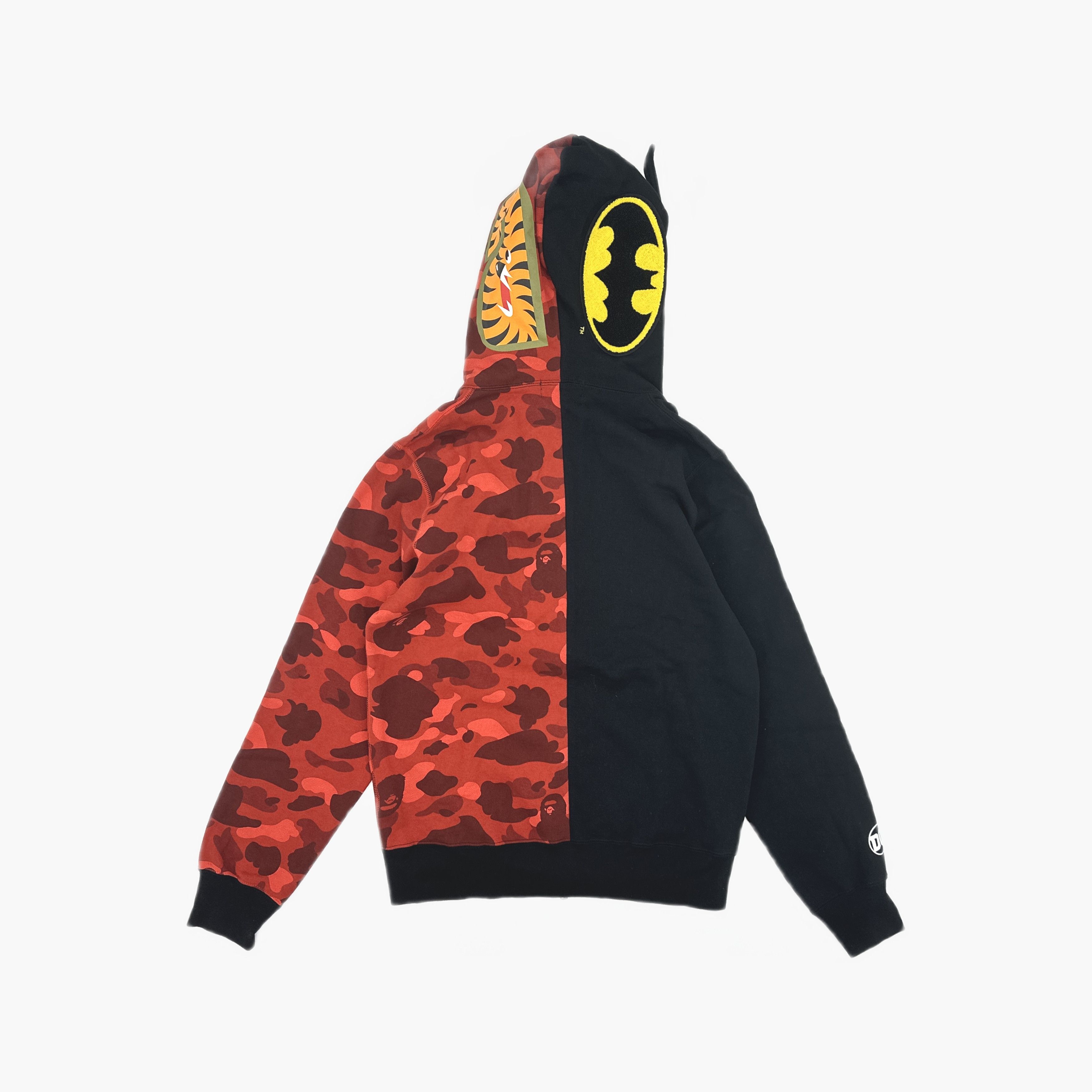 Bape A BATHING APE x DC Batman Camo Shark Hoodie Size L Size US L / EU 52-54 / 3 - 2 Thumbnail