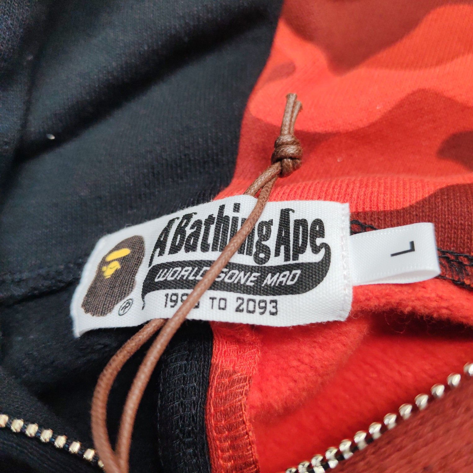 Bape A BATHING APE x DC Batman Camo Shark Hoodie Size L Size US L / EU 52-54 / 3 - 3 Thumbnail