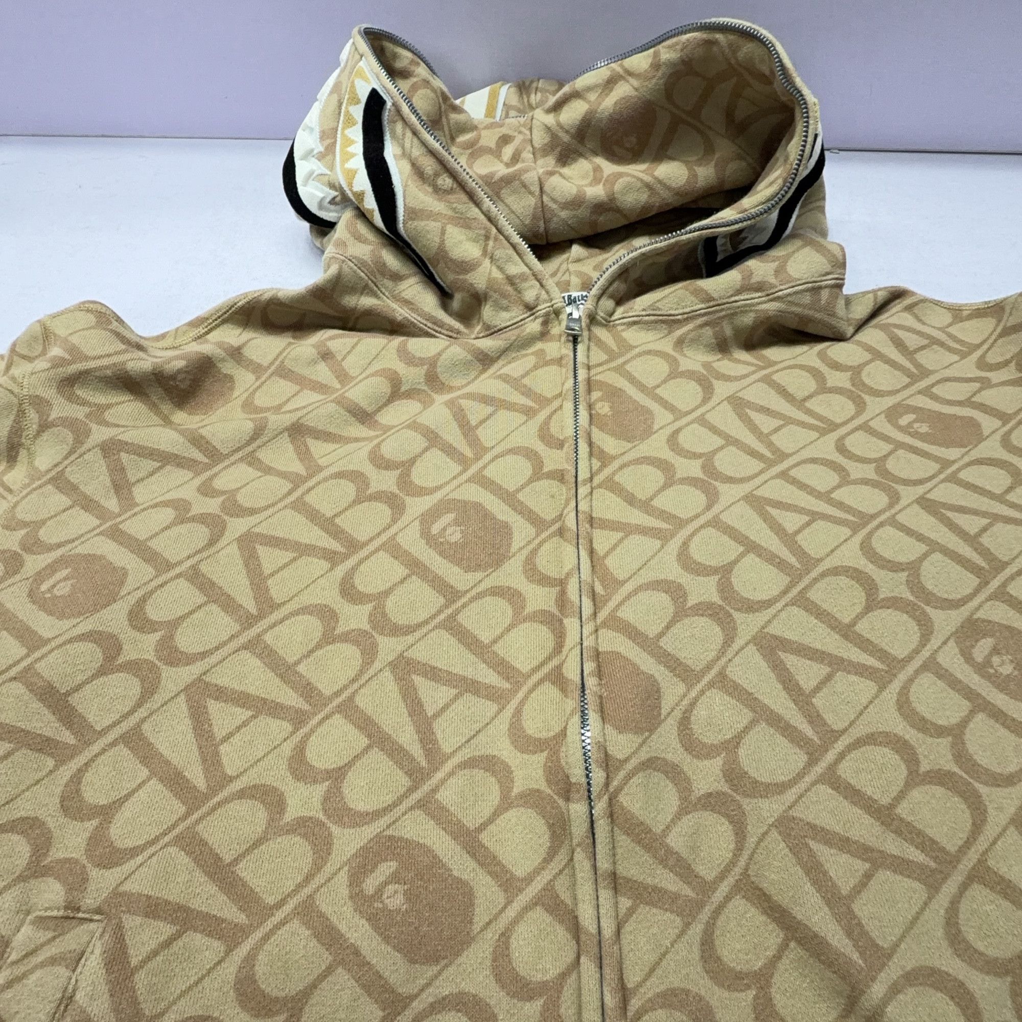 Bape A Bathing Ape Logo Shark Hoodie Size L Size US L / EU 52-54 / 3 - 11 Thumbnail