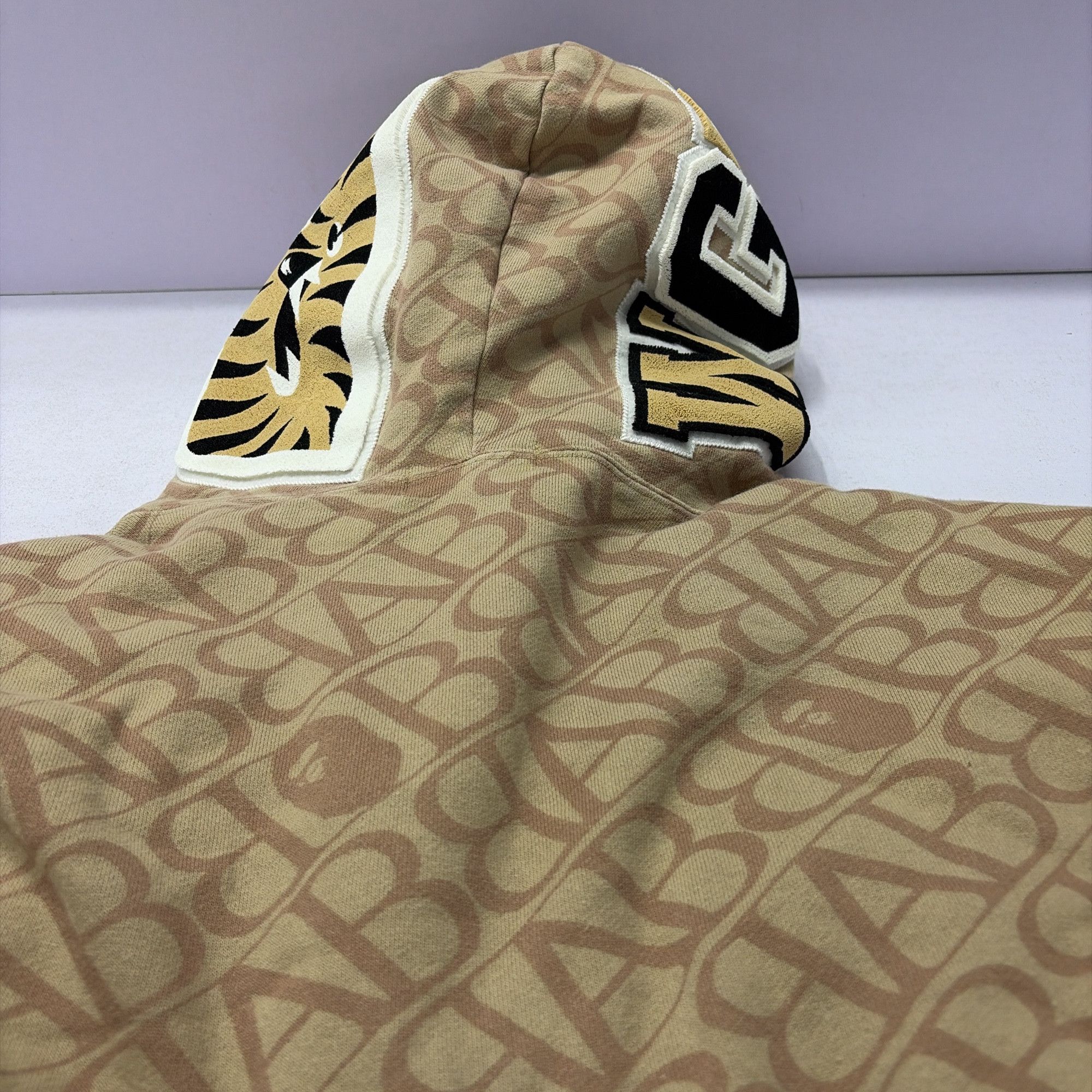 Bape A Bathing Ape Logo Shark Hoodie Size L Size US L / EU 52-54 / 3 - 5 Thumbnail