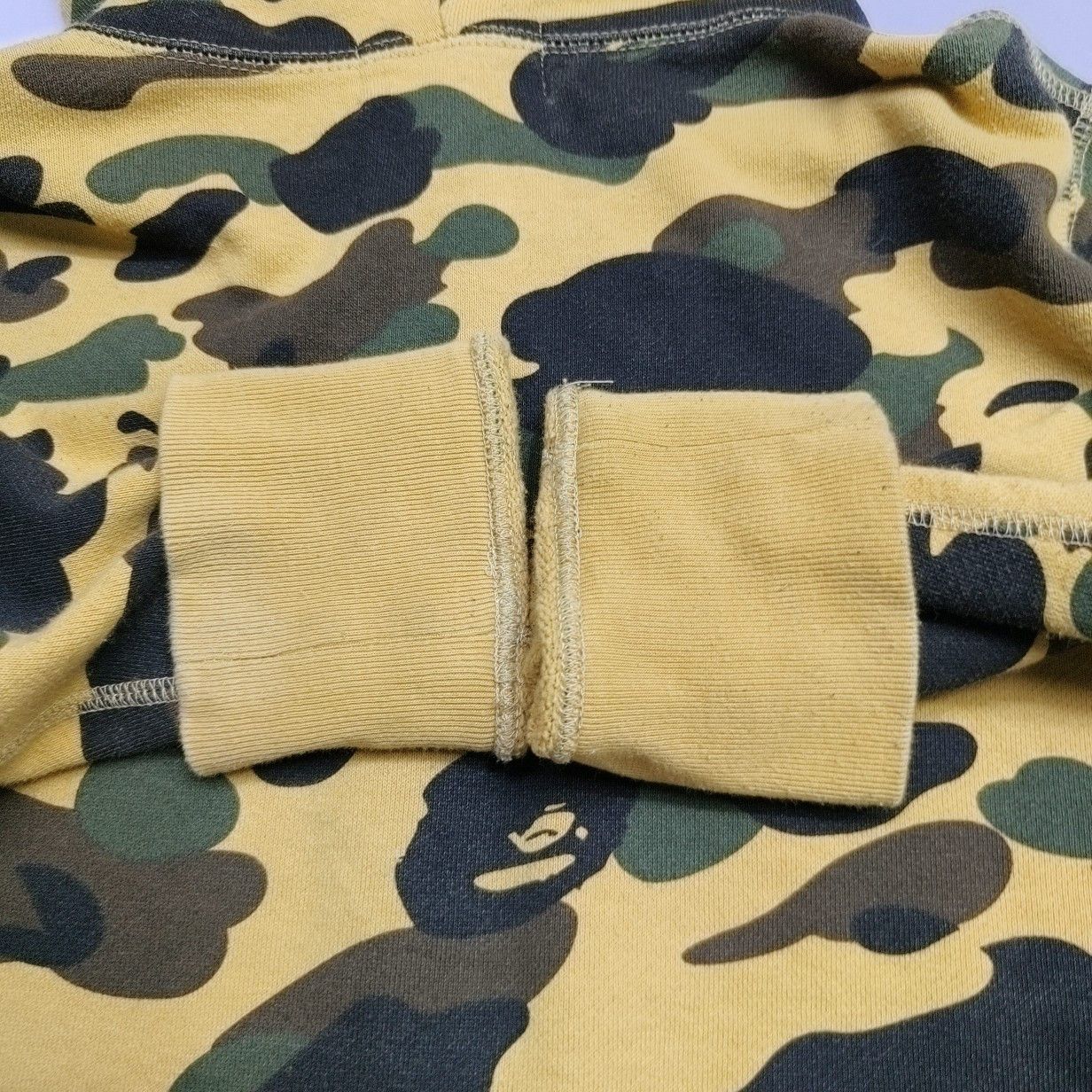 Bape A Bathing Ape Camo Shark Hoodie Size S Size US S / EU 44-46 / 1 - 10 Thumbnail