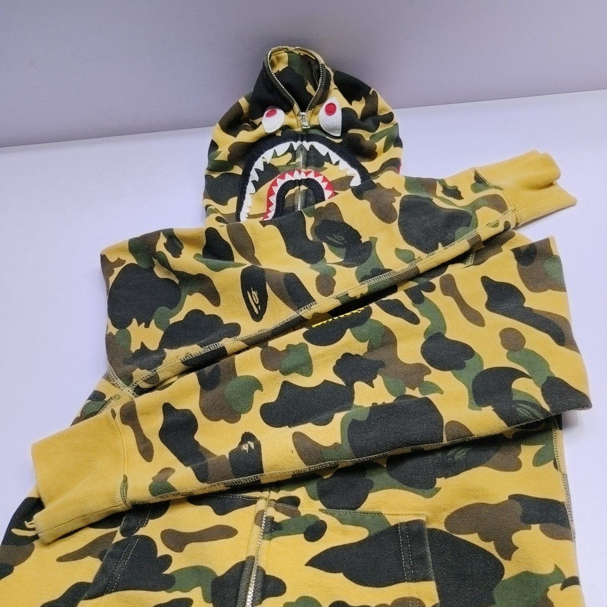 Bape A Bathing Ape Camo Shark Hoodie Size S Size US S / EU 44-46 / 1 - 14 Thumbnail
