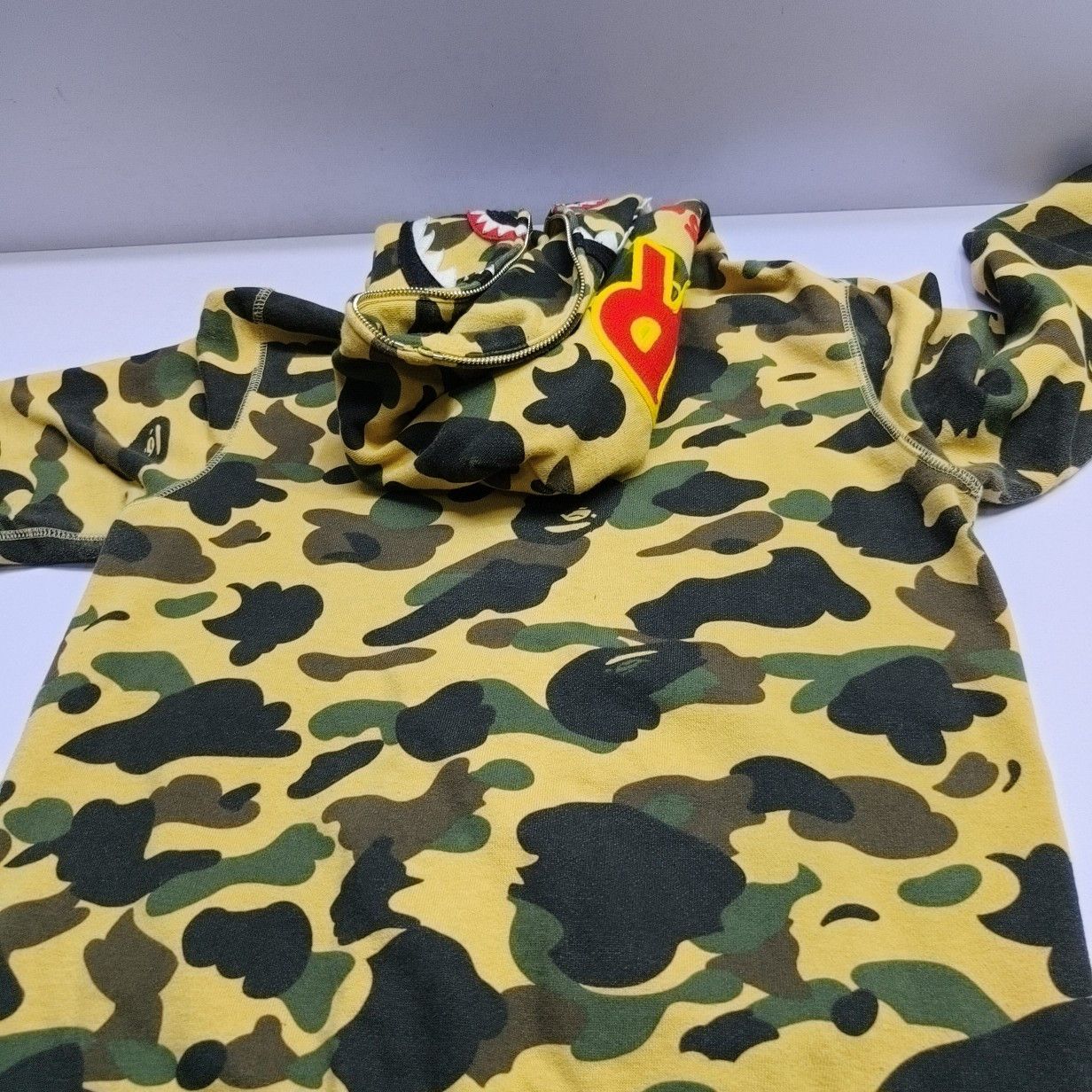 Bape A Bathing Ape Camo Shark Hoodie Size S Size US S / EU 44-46 / 1 - 5 Thumbnail