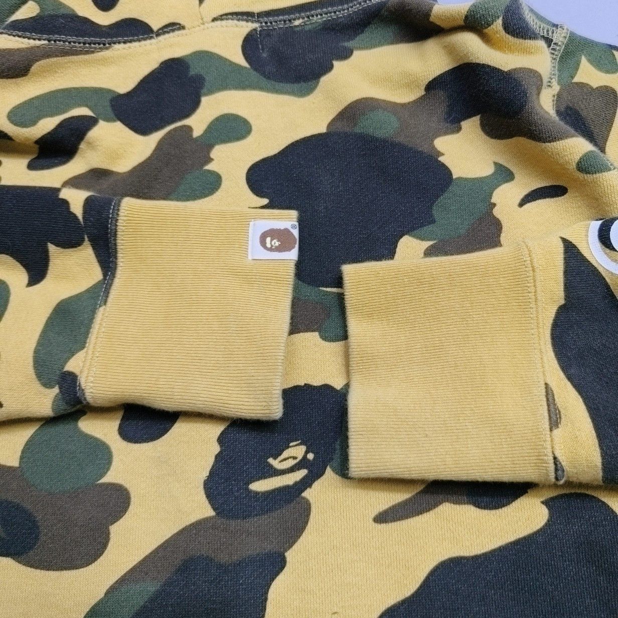 Bape A Bathing Ape Camo Shark Hoodie Size S Size US S / EU 44-46 / 1 - 8 Thumbnail