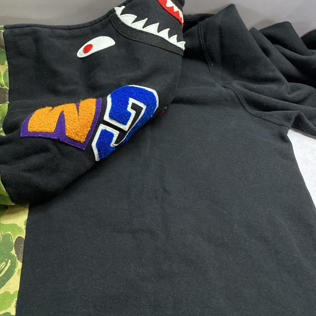 Bape A BATHING APE Split Camo Shark Hoodie Size XXL Size US XXL / EU 58 / 5 - 8 Thumbnail