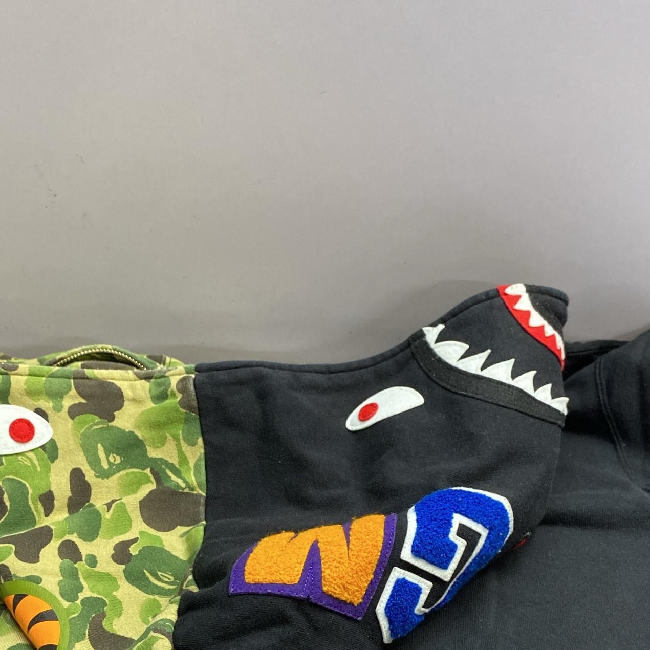 Bape A BATHING APE Split Camo Shark Hoodie Size XXL Size US XXL / EU 58 / 5 - 6 Thumbnail