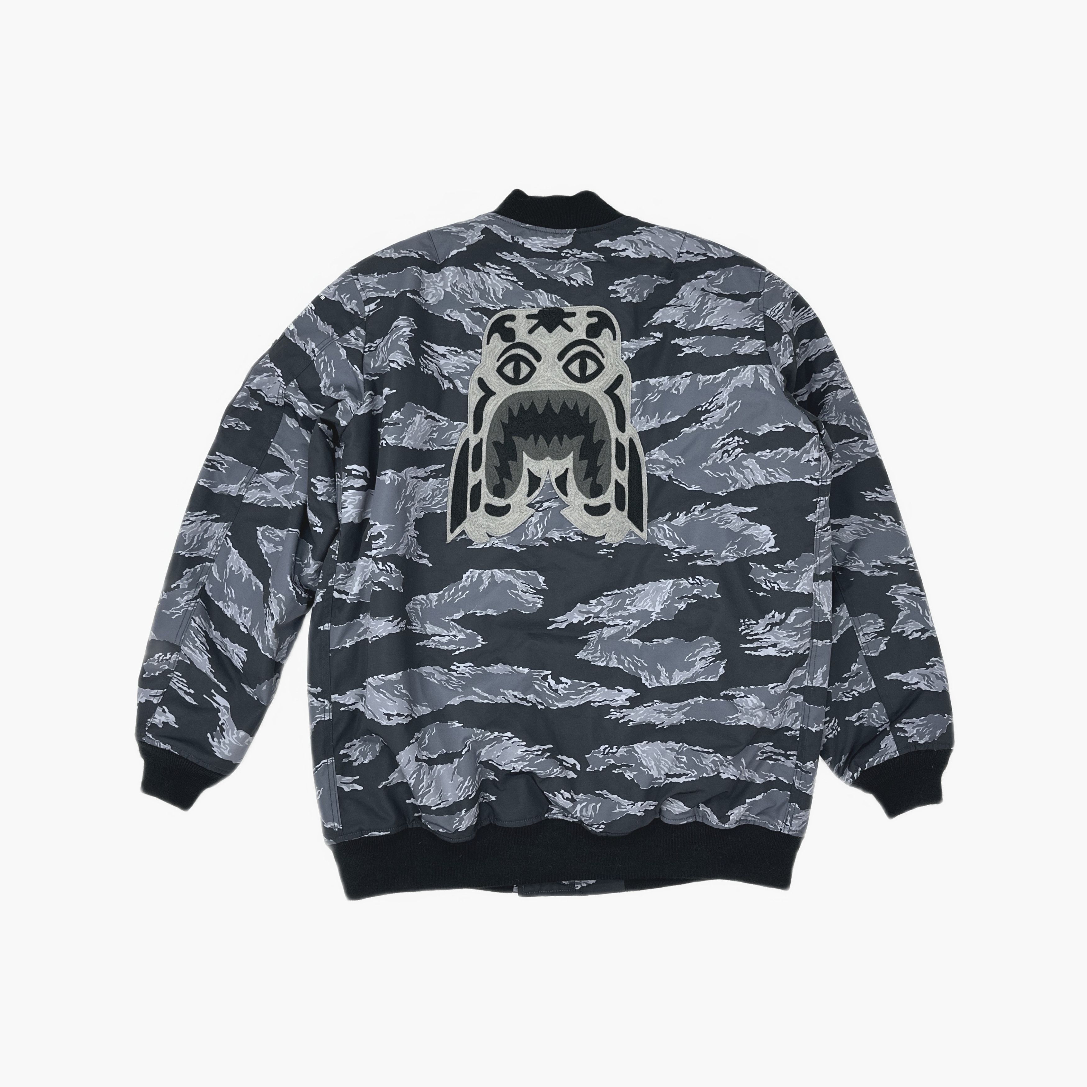 Bape A BATHING APE Tiger Camo Bomber Jacket XL Size US XL / EU 56 / 4 - 2 Thumbnail