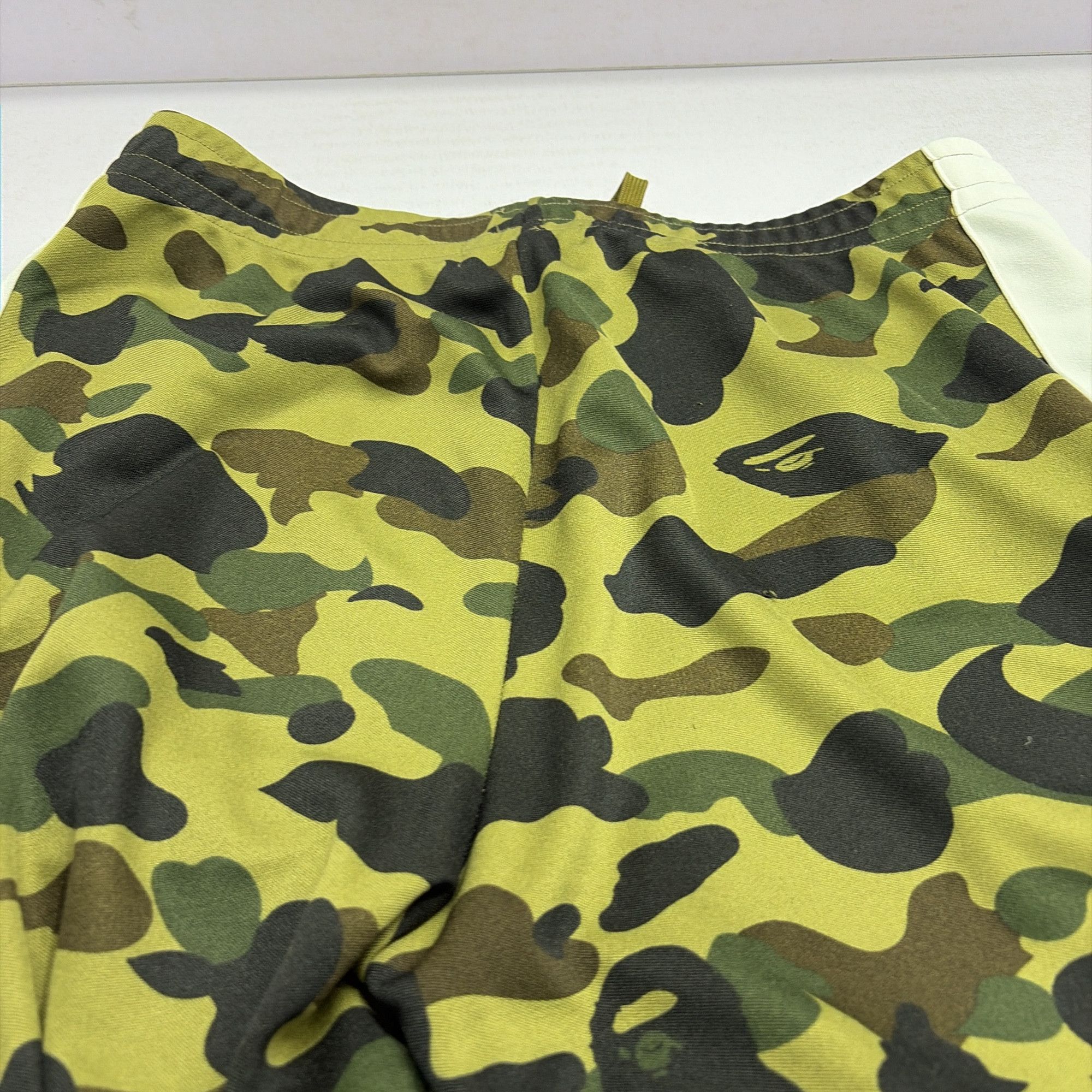 Bape A BATHING APE Camo Sweatpants Size XL Size US 36 / EU 52 - 7 Thumbnail