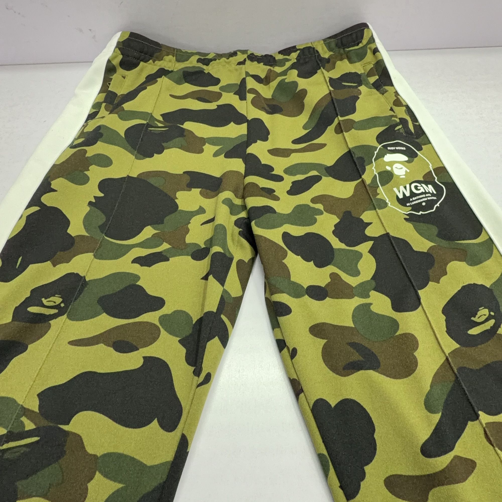 Bape A BATHING APE Camo Sweatpants Size XL Size US 36 / EU 52 - 9 Thumbnail