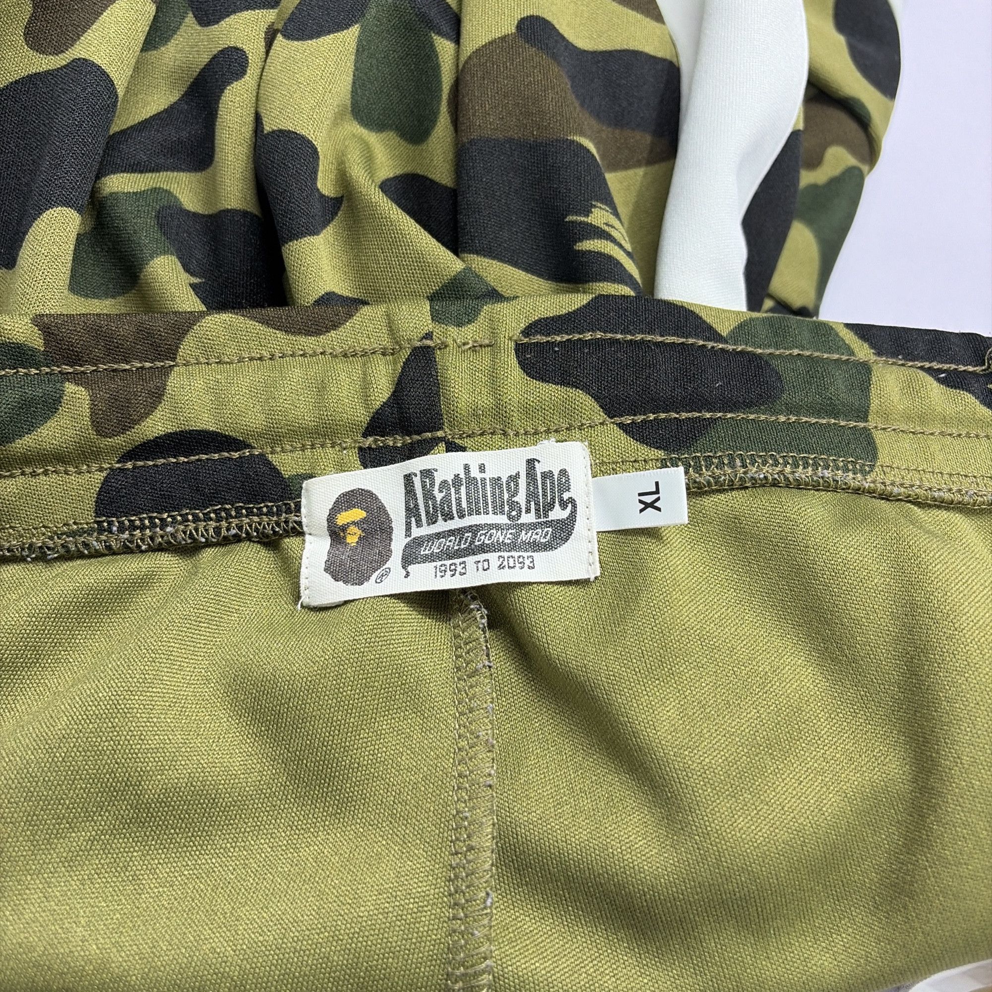 Bape A BATHING APE Camo Sweatpants Size XL Size US 36 / EU 52 - 6 Thumbnail