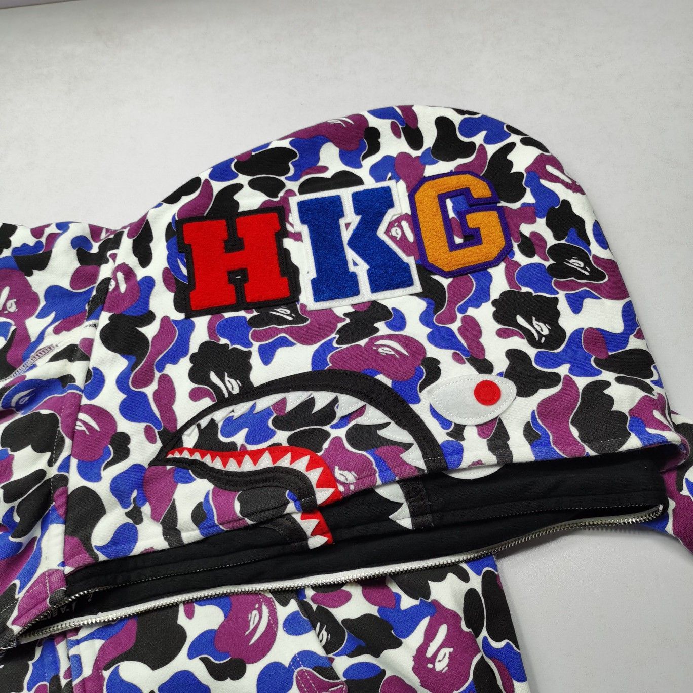 Bape A Bathing Ape HKG Camo Shark Hoodie XL Size US XL / EU 56 / 4 - 8 Thumbnail