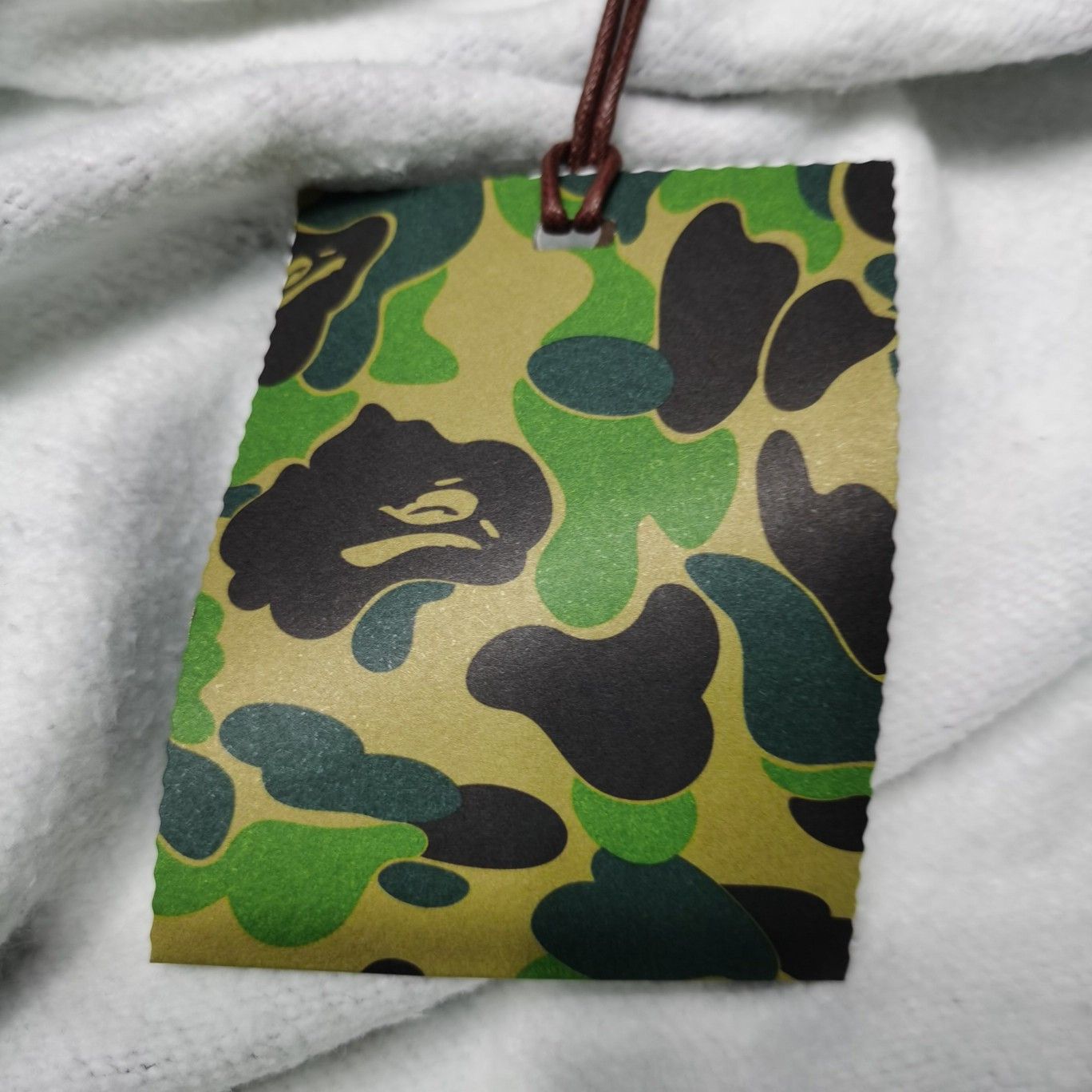 Bape A Bathing Ape HKG Camo Shark Hoodie XL Size US XL / EU 56 / 4 - 4 Thumbnail