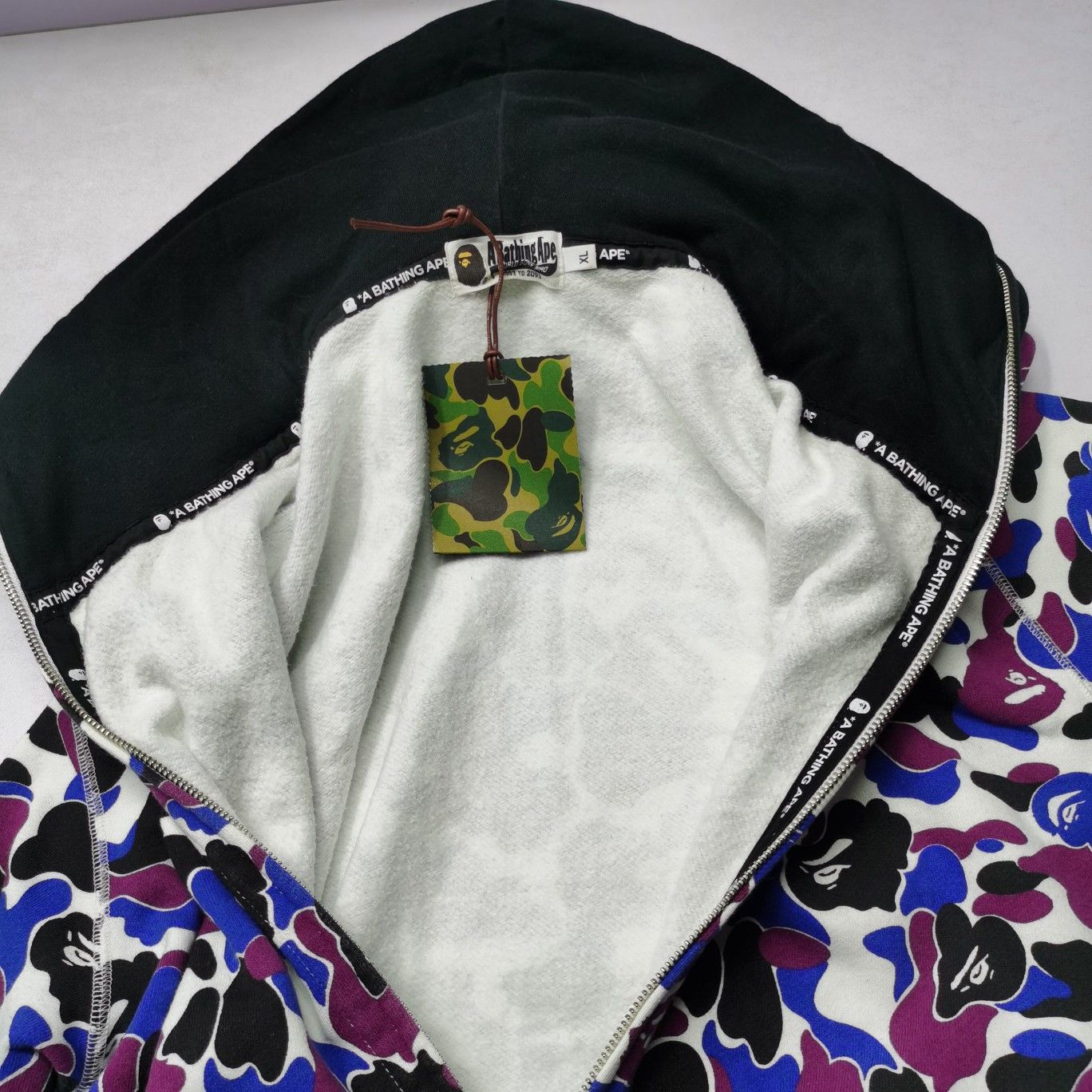 Bape A Bathing Ape HKG Camo Shark Hoodie XL Size US XL / EU 56 / 4 - 9 Thumbnail