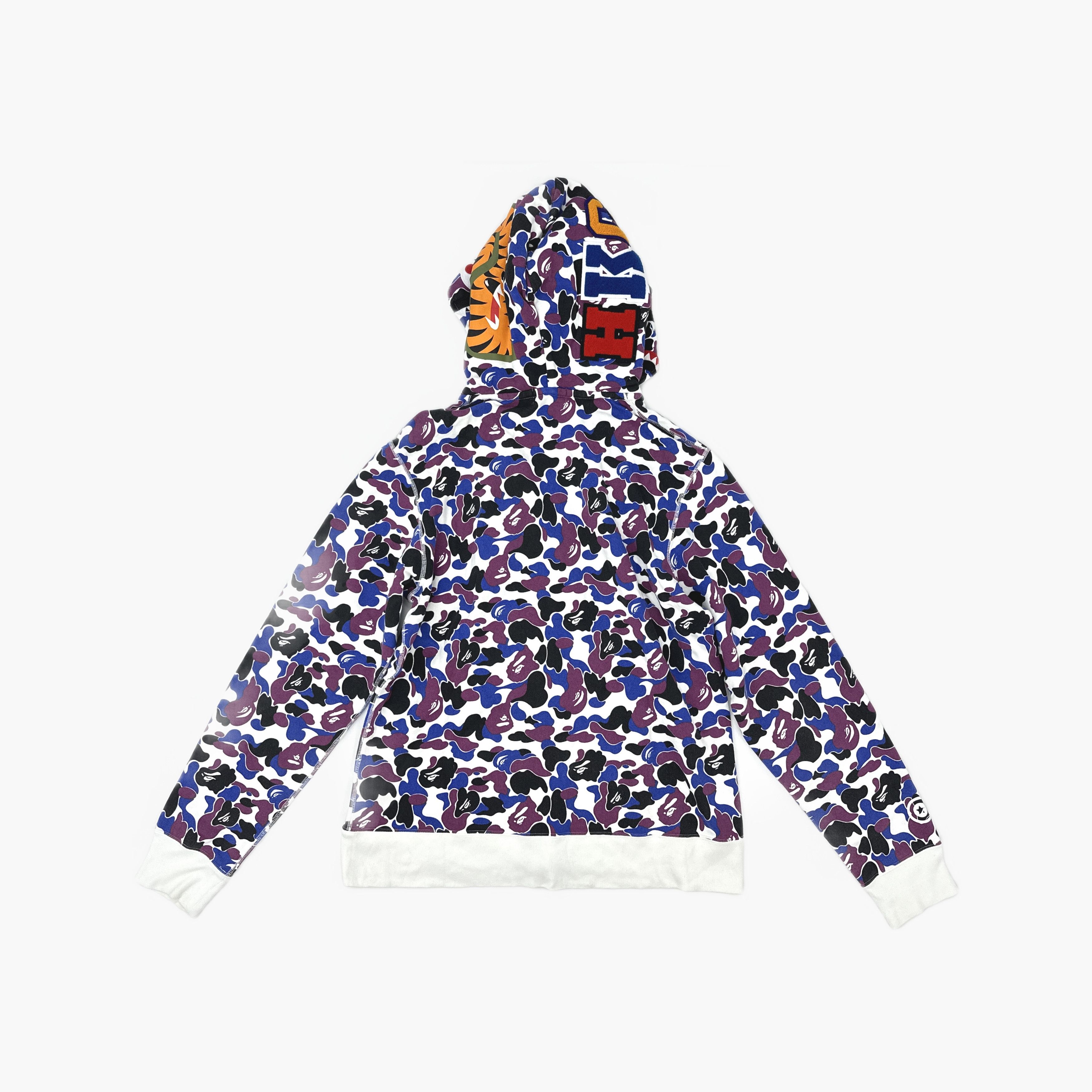 Bape A Bathing Ape HKG Camo Shark Hoodie XL Size US XL / EU 56 / 4 - 2 Thumbnail