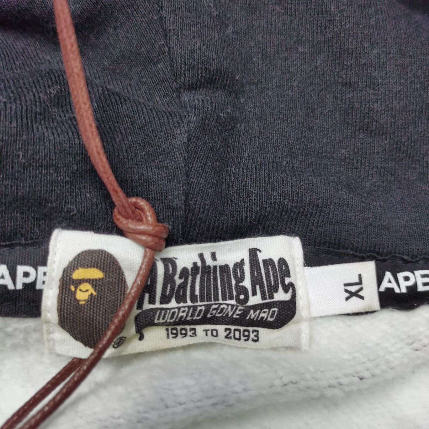 Bape A Bathing Ape HKG Camo Shark Hoodie XL Size US XL / EU 56 / 4 - 3 Thumbnail