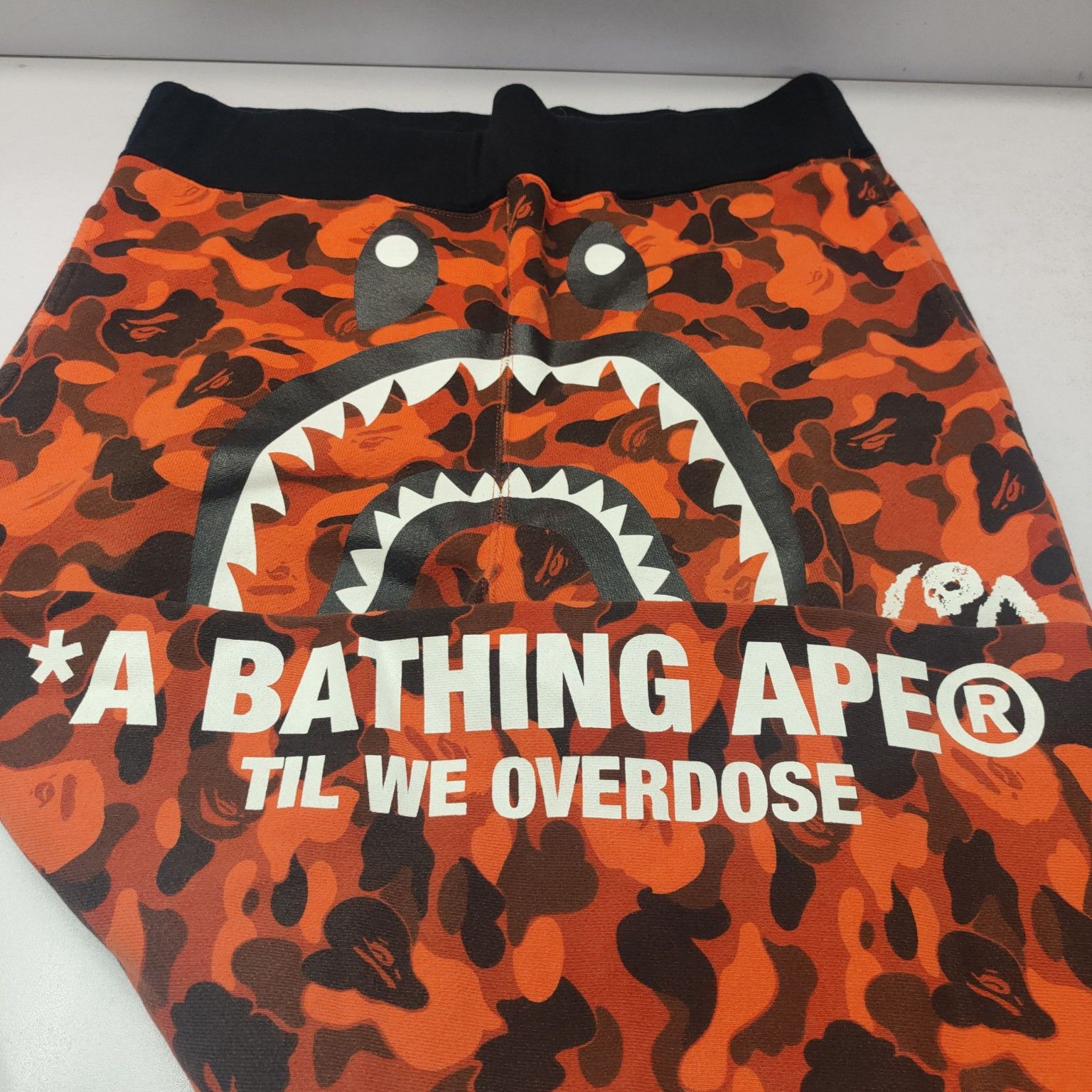 Bape A Bathing Ape x XO Camo Shark Sweatpants L Size US 34 / EU 50 - 5 Thumbnail