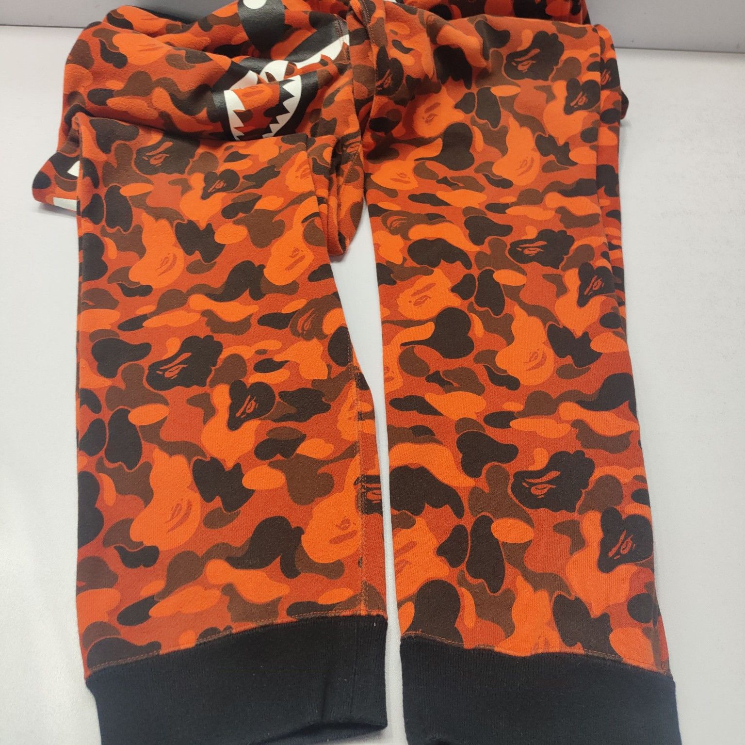 Bape A Bathing Ape x XO Camo Shark Sweatpants L Size US 34 / EU 50 - 11 Thumbnail