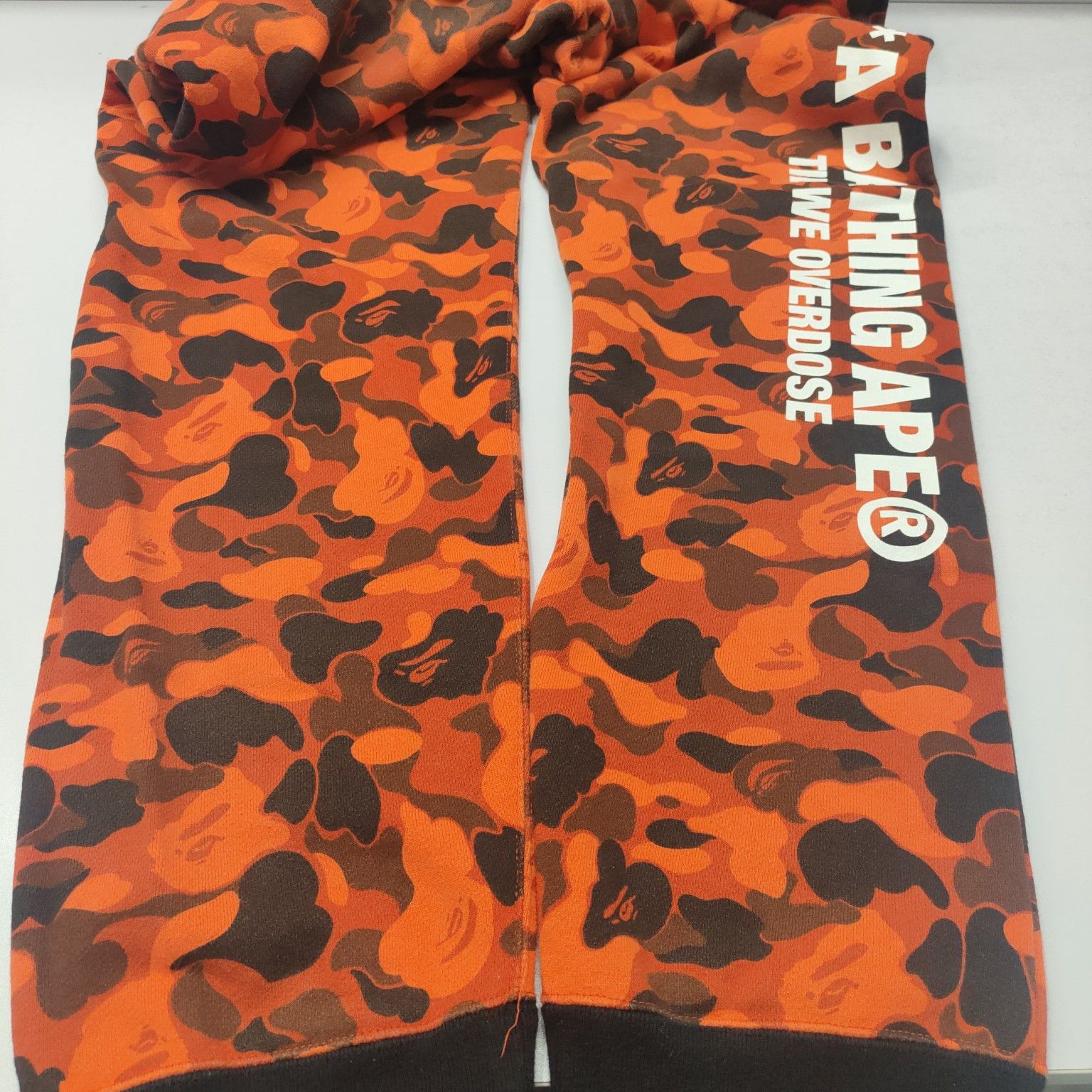 Bape A Bathing Ape x XO Camo Shark Sweatpants L Size US 34 / EU 50 - 13 Thumbnail
