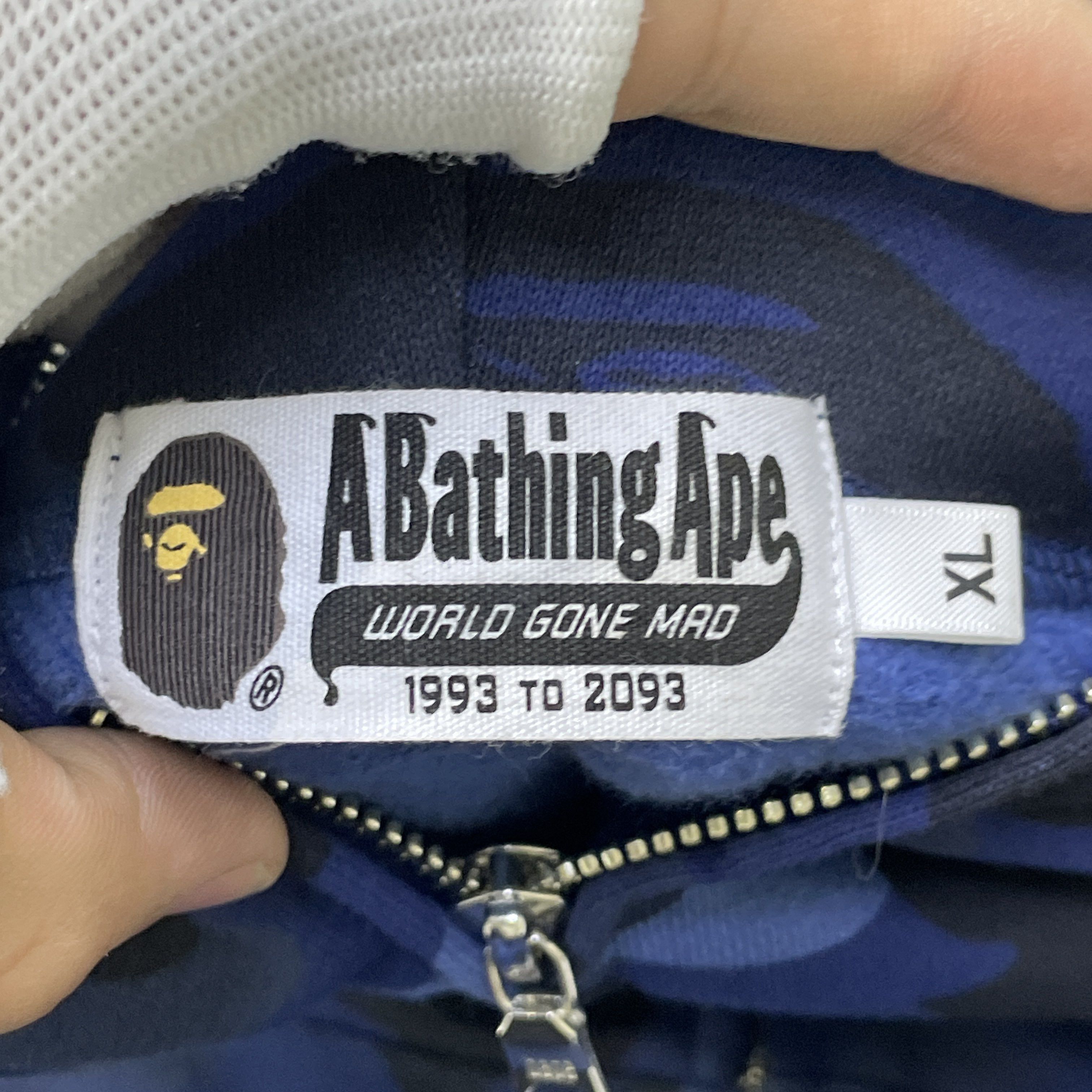 Bape A Bathing Ape Camo Shark Full Zip Hoodie XL Size US XL / EU 56 / 4 - 2 Thumbnail