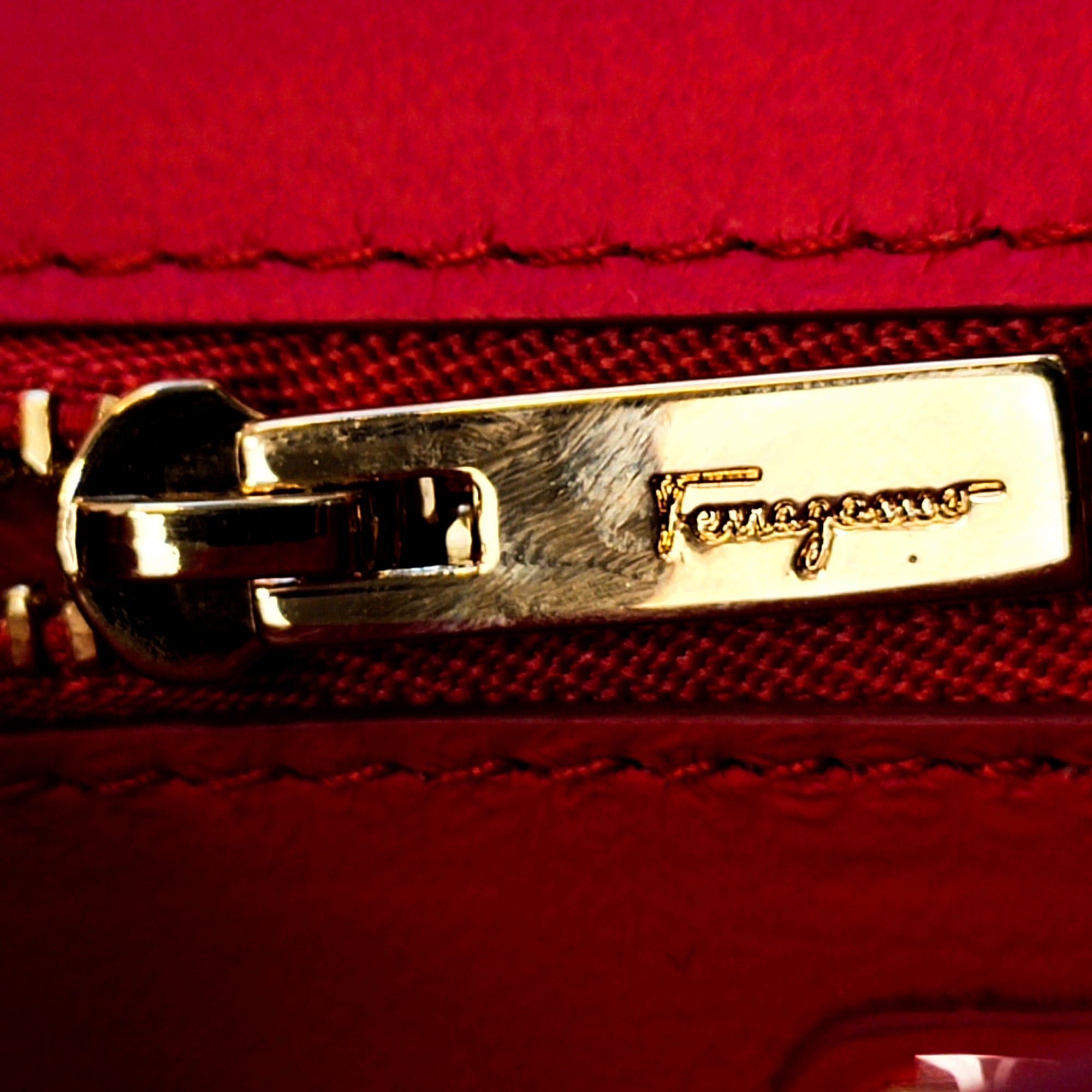 Salvatore Ferragamo Vara Shoulder Bag Size ONE SIZE - 8 Thumbnail