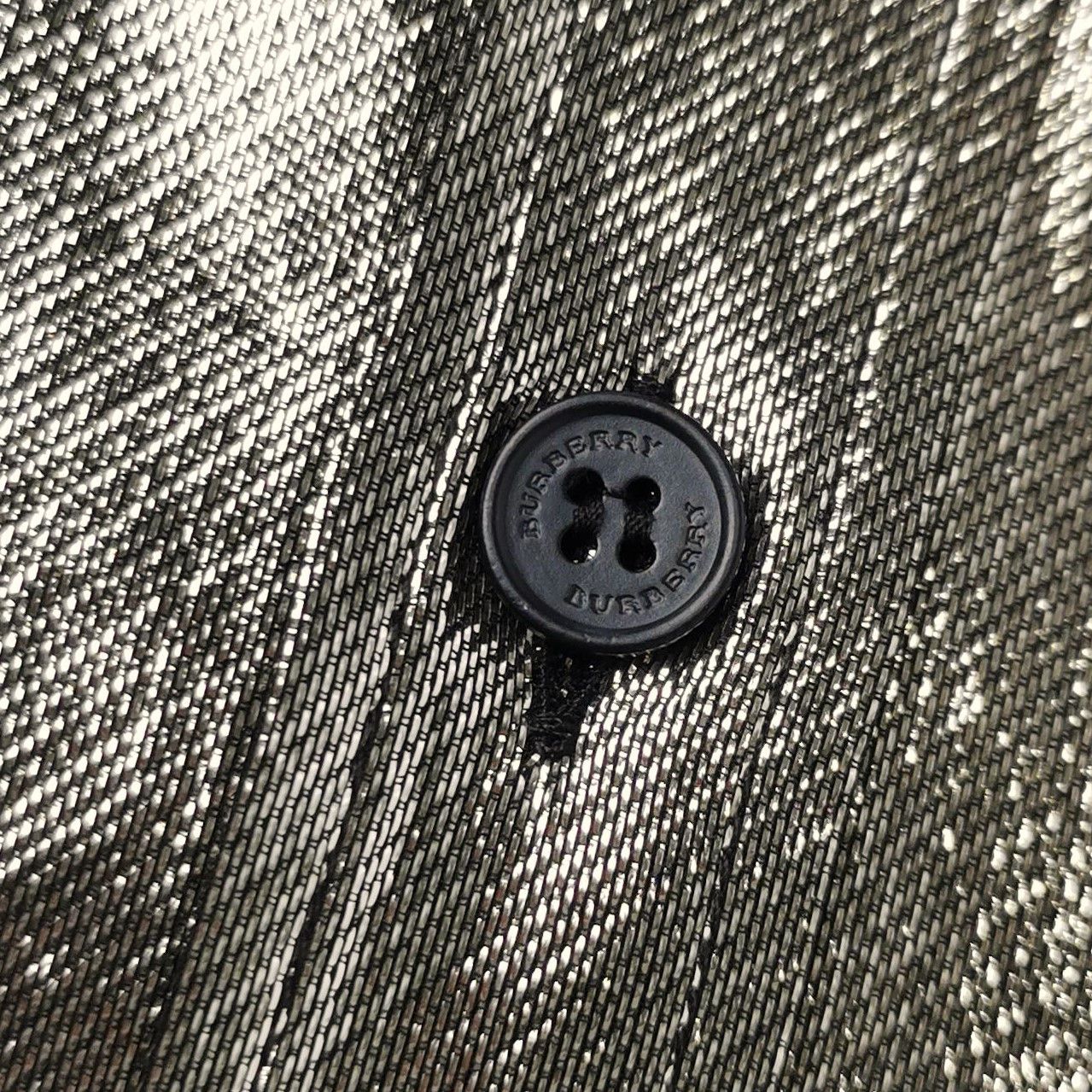 Burberry Burberry Women s Button Ups Size S / US 4 / IT 40 - 3 Thumbnail