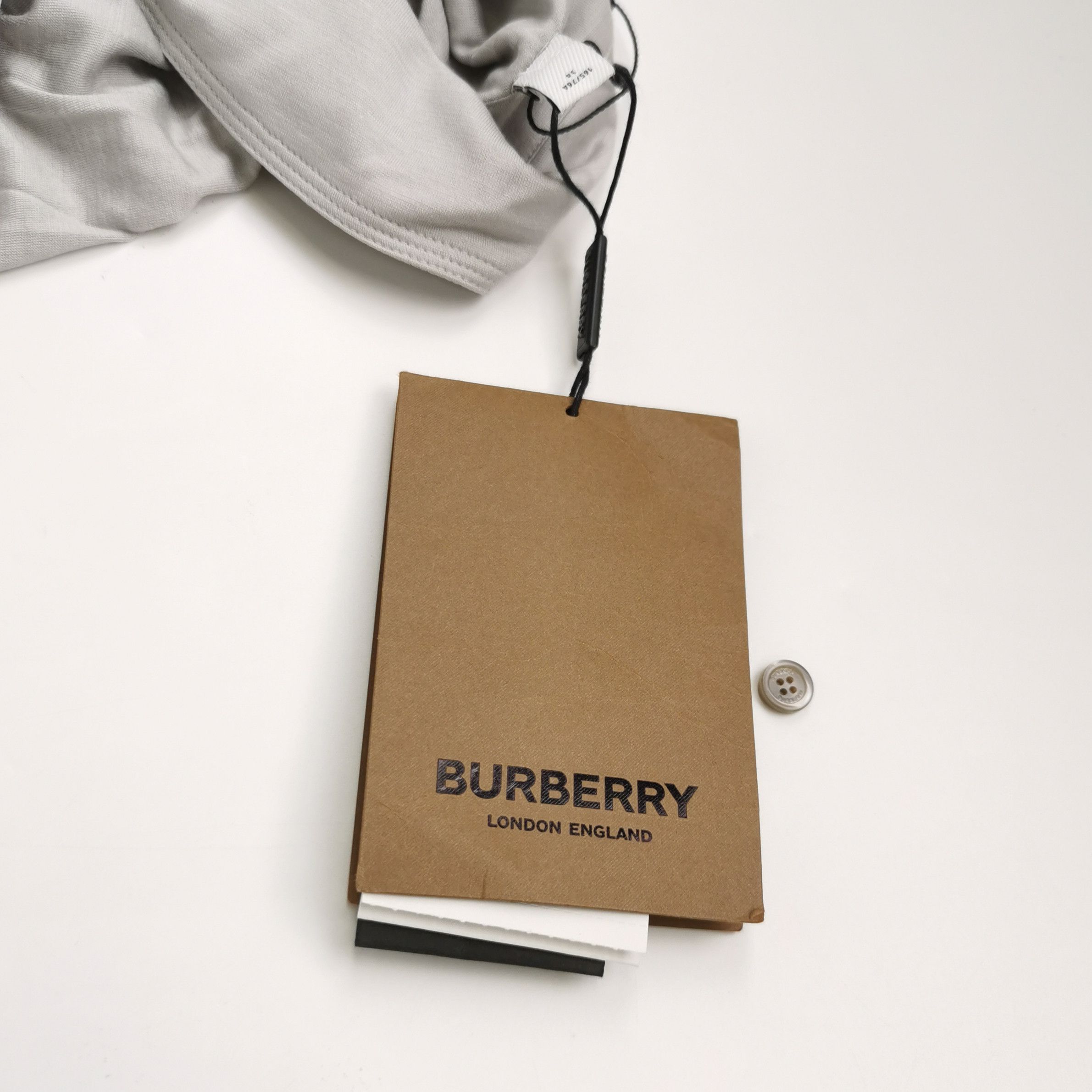 Burberry Burberry Women m Button Ups Size M / US 6-8 / IT 42-44 - 4 Thumbnail
