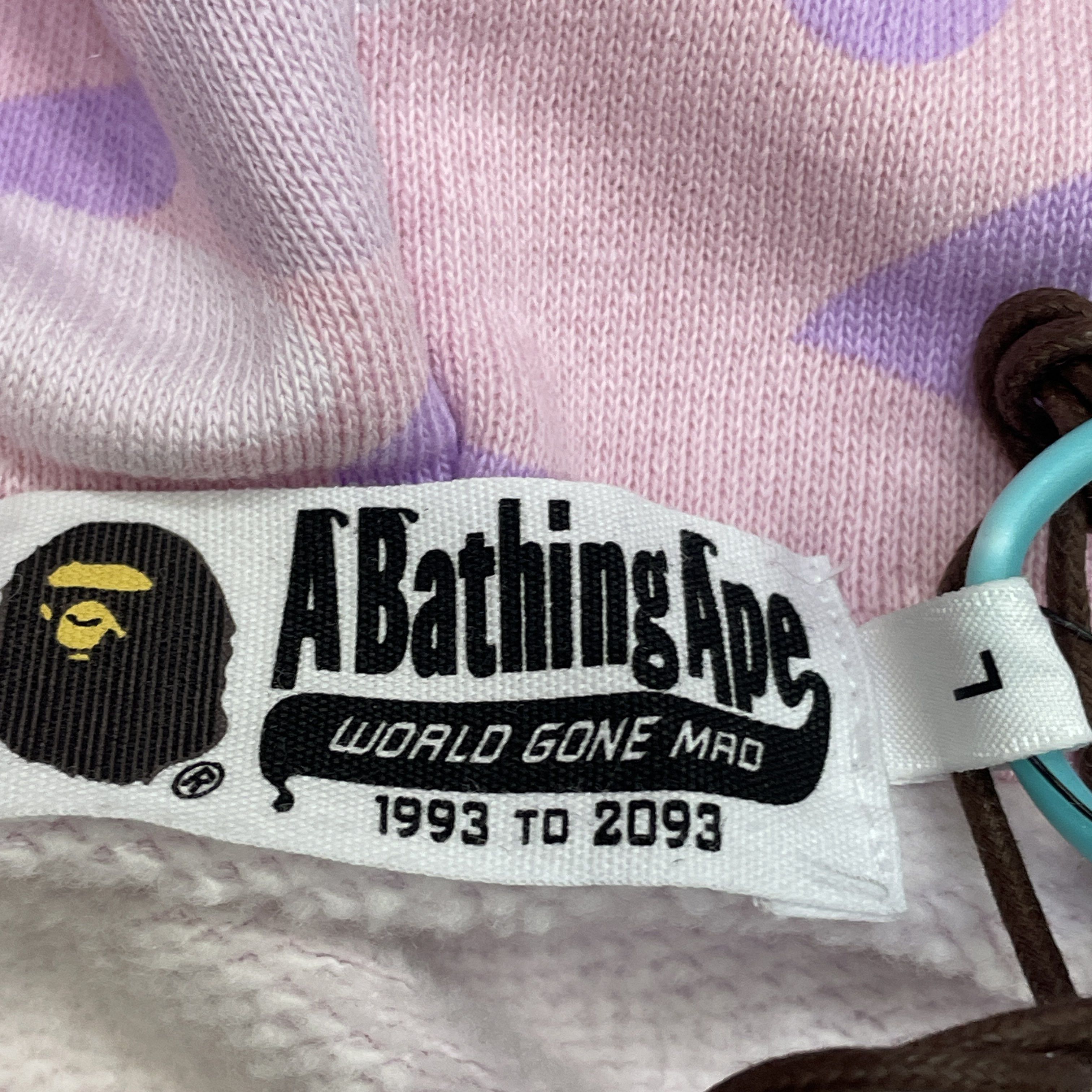 Bape A Bathing Ape Pink Camo Shark Hoodie Size L Size US L / EU 52-54 / 3 - 2 Thumbnail