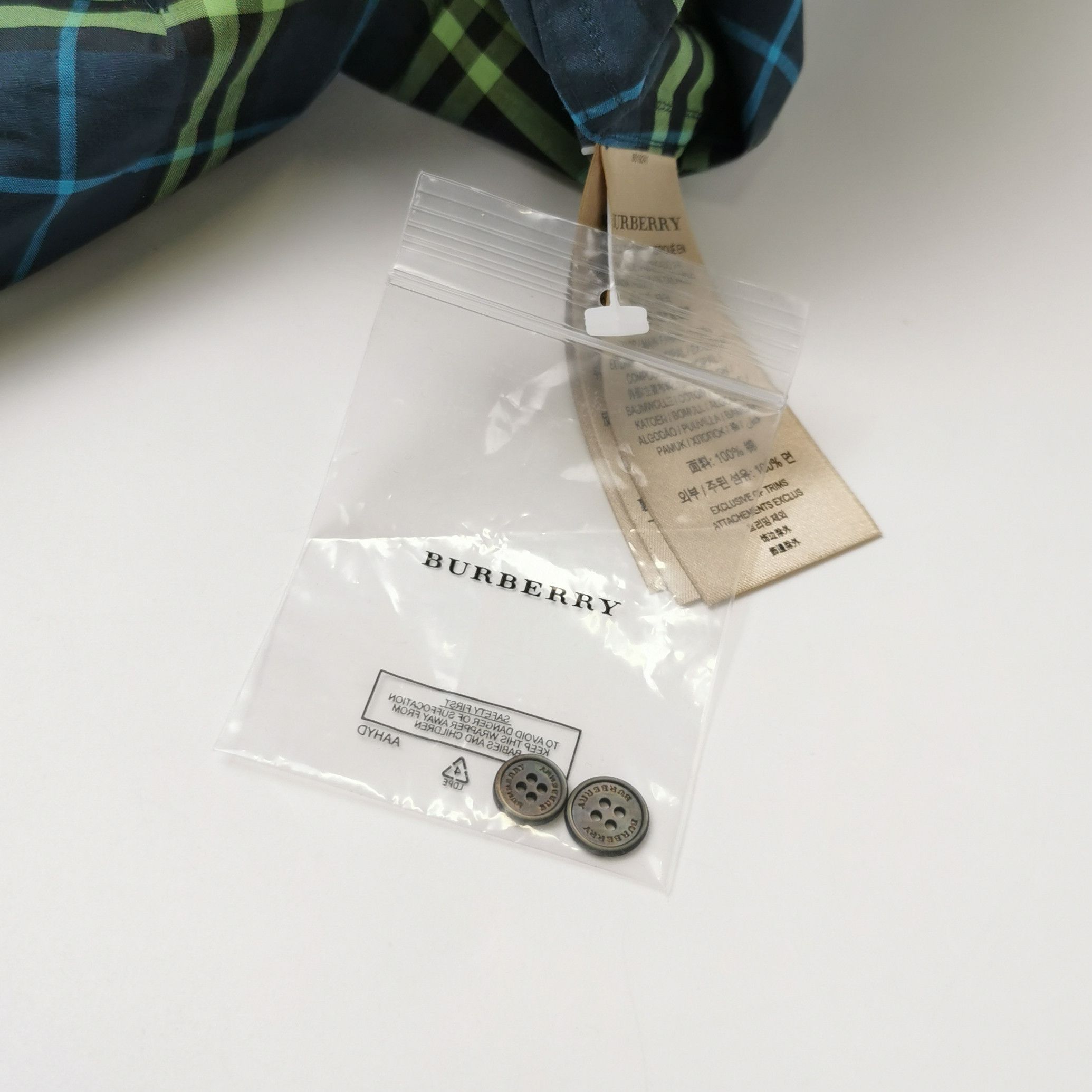 Burberry Burberry Women 0 Button Ups Size XS / US 0-2 / IT 36-38 - 5 Thumbnail