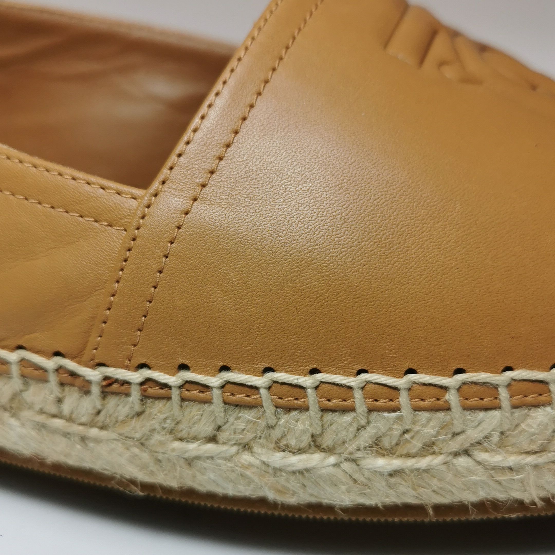 Burberry Burberry Women 10 Flats Size US 10 / IT 40 - 9 Thumbnail