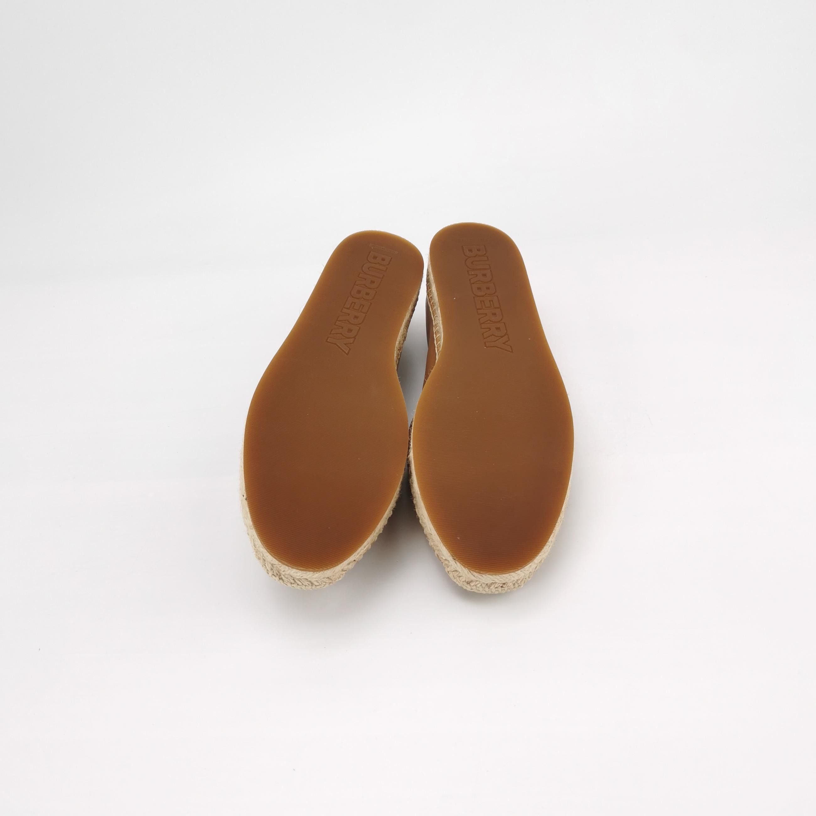 Burberry Burberry Women 10 Flats Size US 10 / IT 40 - 5 Thumbnail