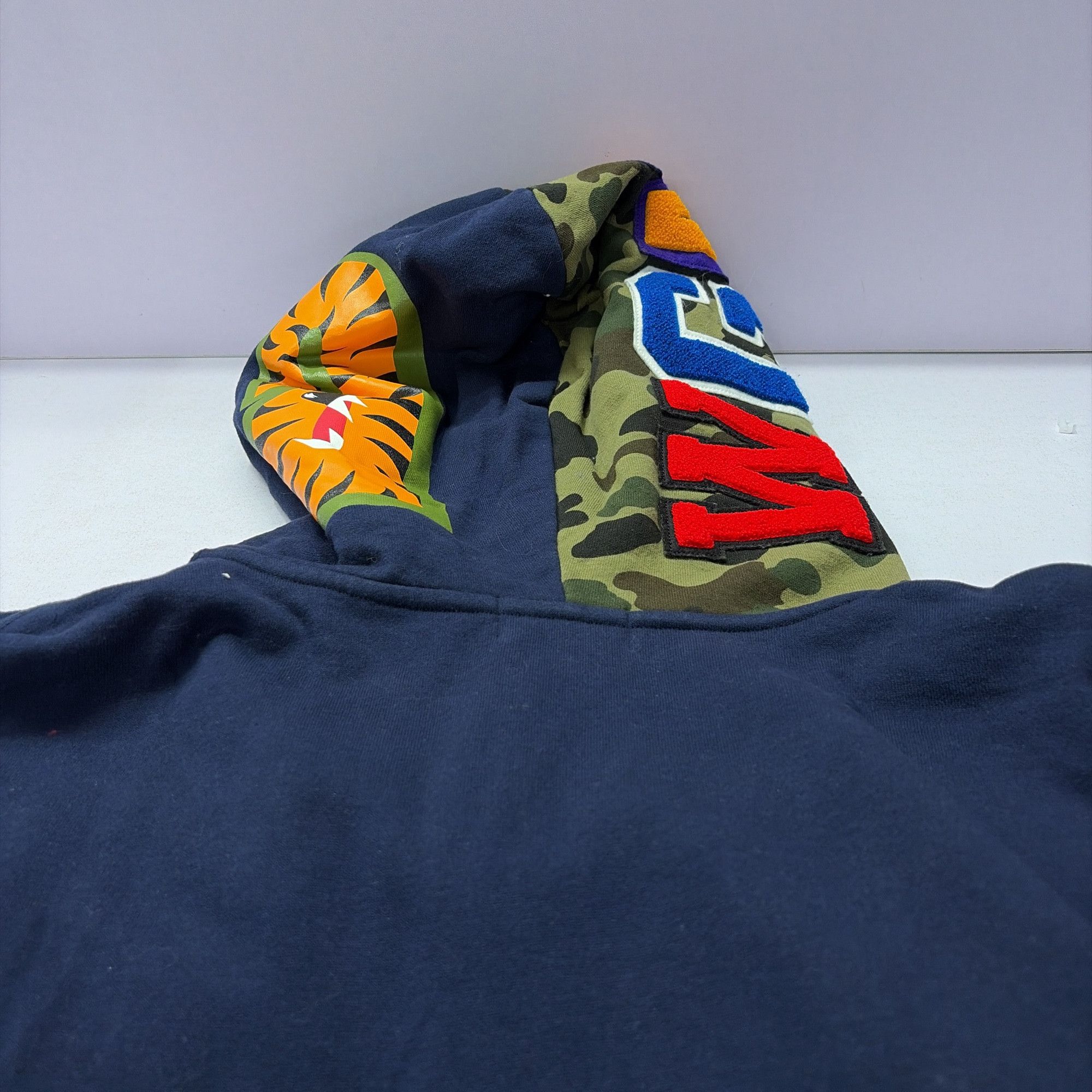 Bape A Bathing Ape Camo Shark Hoodie Size M Size US M / EU 48-50 / 2 - 6 Thumbnail