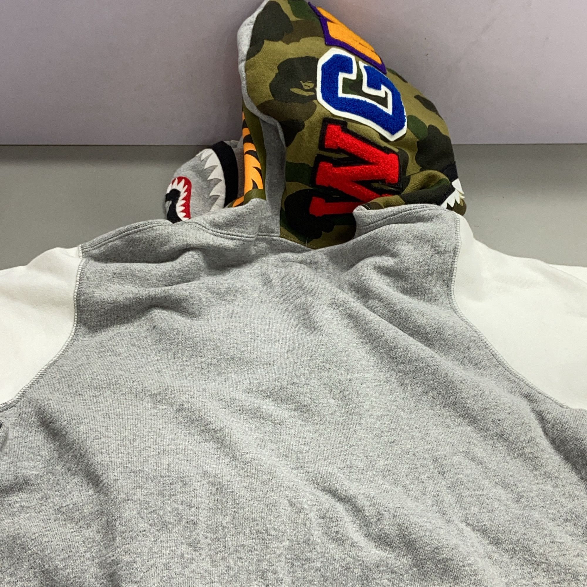 Bape A Bathing Ape Shark Tiger Camo Hoodie Size S Size US S / EU 44-46 / 1 - 6 Thumbnail