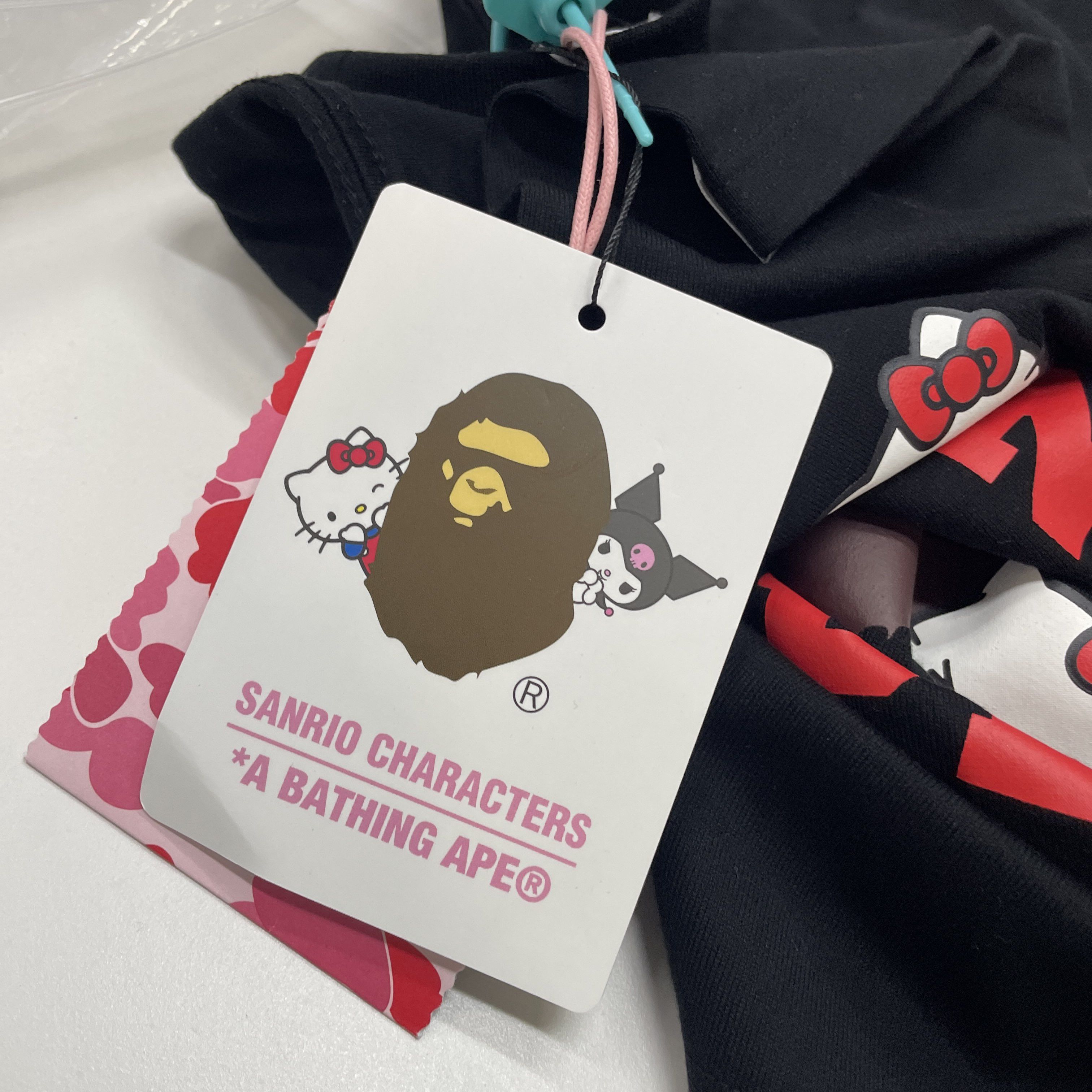 Bape A BATHING APE x Sanrio Hello Kitty T-Shirt Size S Size S / US 4 / IT 40 - 4 Thumbnail