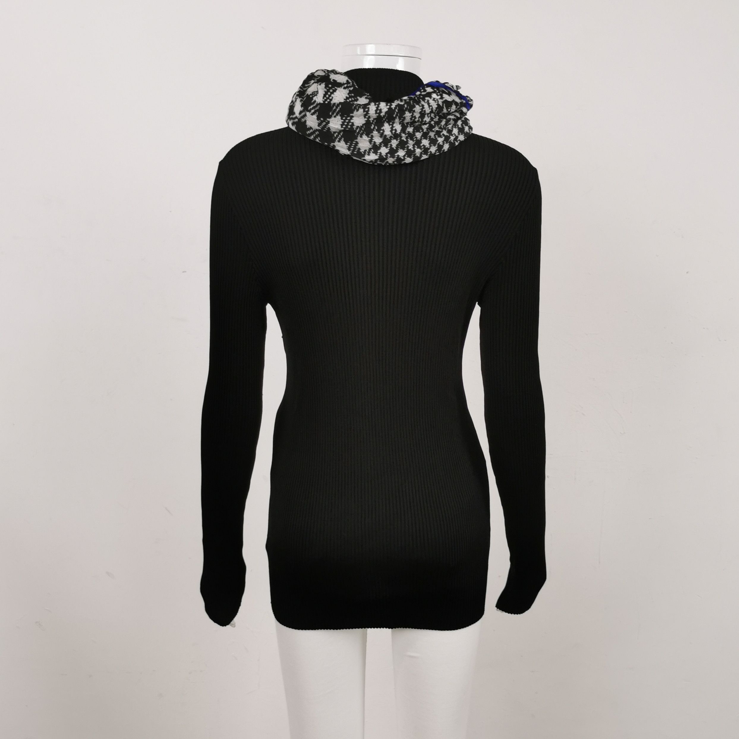 Burberry Burberry Women xl Sweaters Size XL / US 12-14 / IT 48-50 - 2 Thumbnail