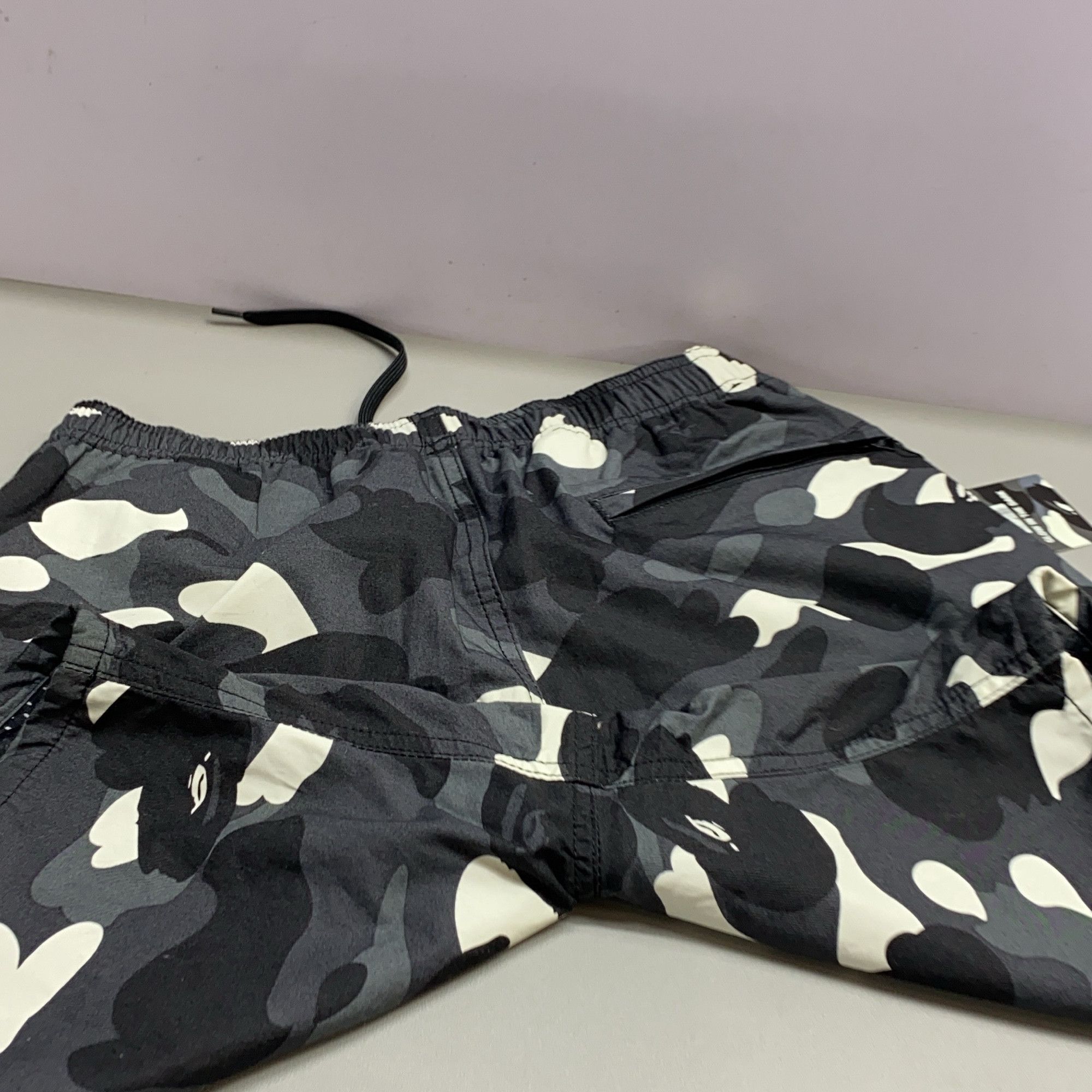 Bape A BATHING APE Camo Print Shorts Size M Size US 32 / EU 48 - 15 Thumbnail