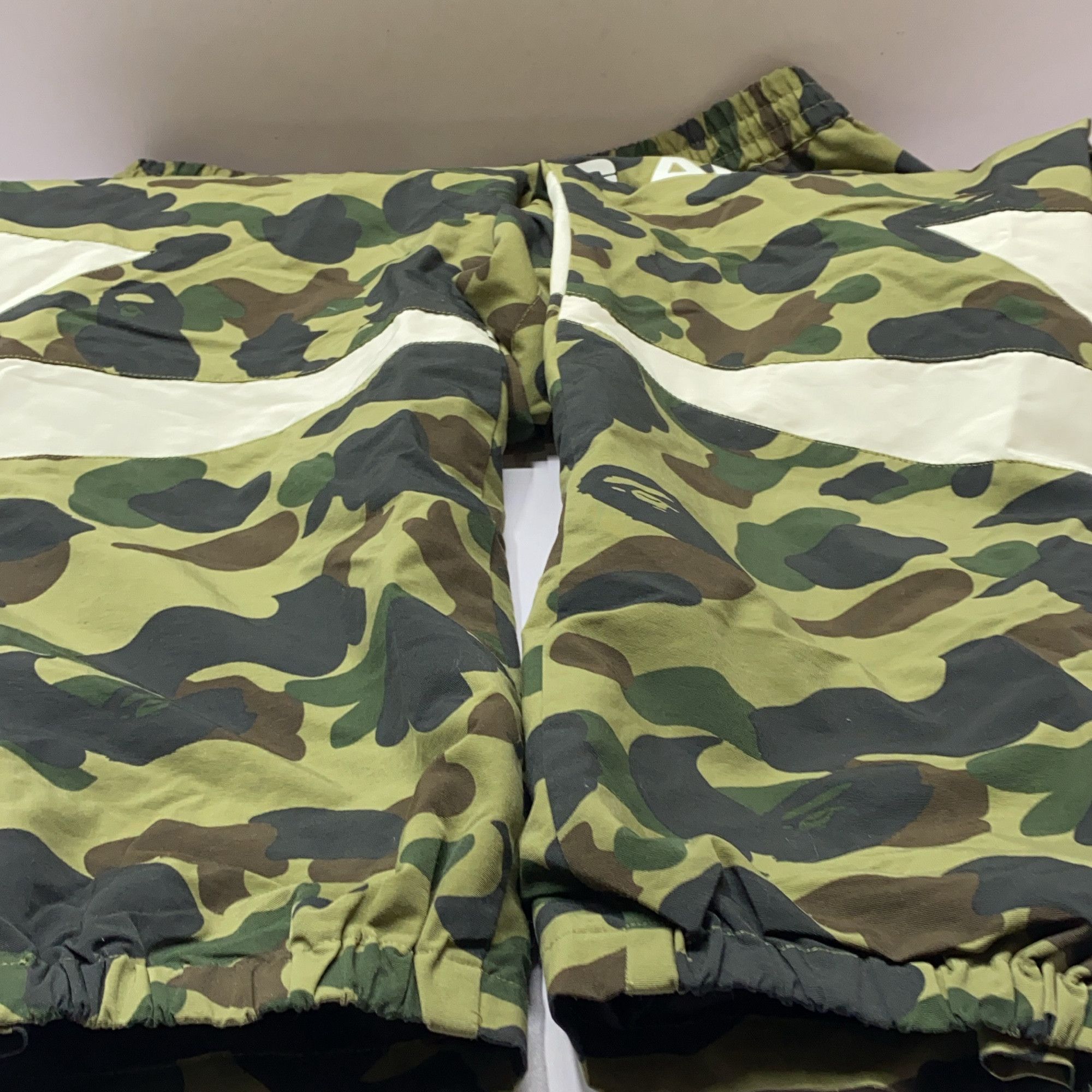Bape A Bathing Ape 1st Camo BAPE Sta Joggers Size XL Size US 36 / EU 52 - 12 Thumbnail