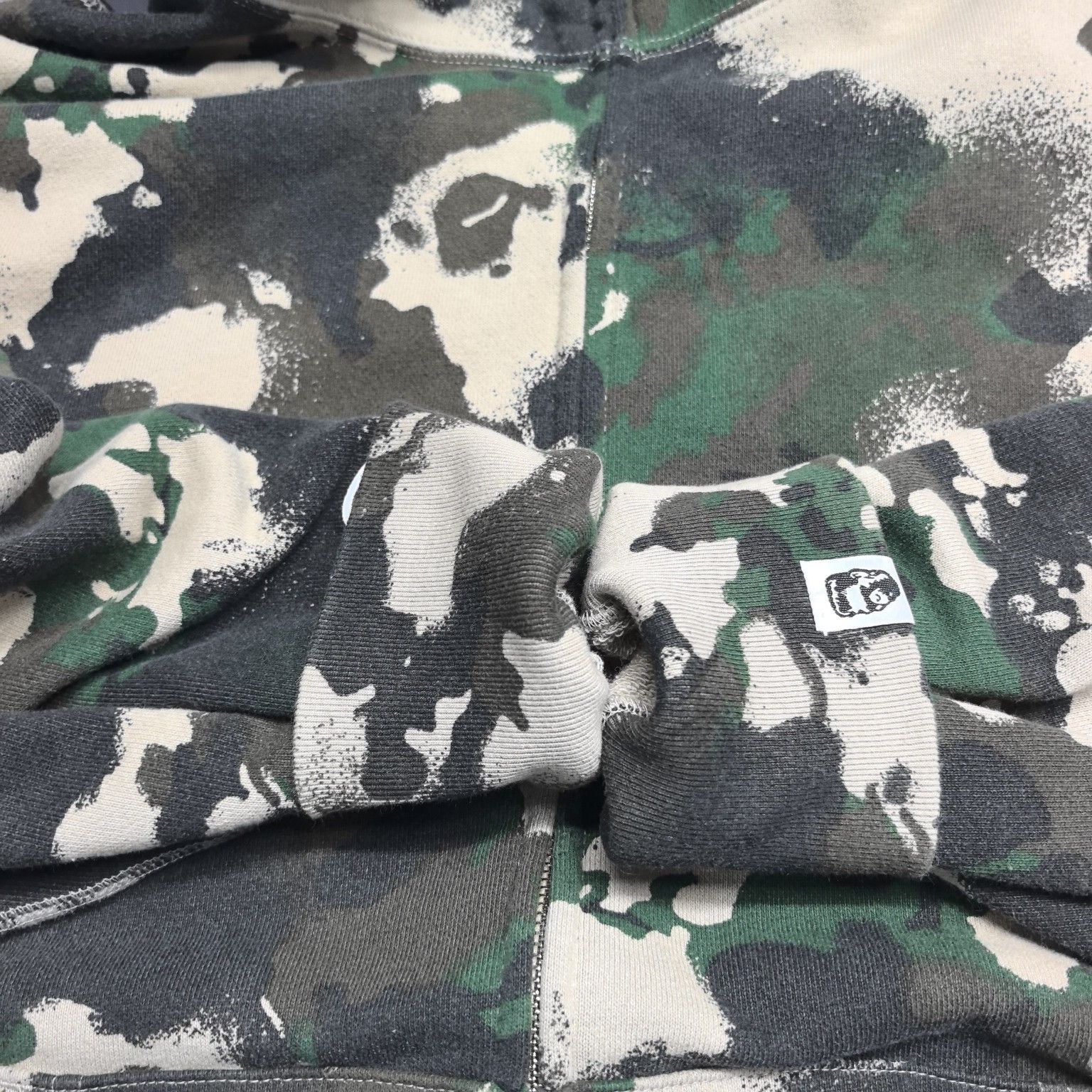 Bape A Bathing Ape Camo Shark Hoodie Size L Size US L / EU 52-54 / 3 - 10 Thumbnail