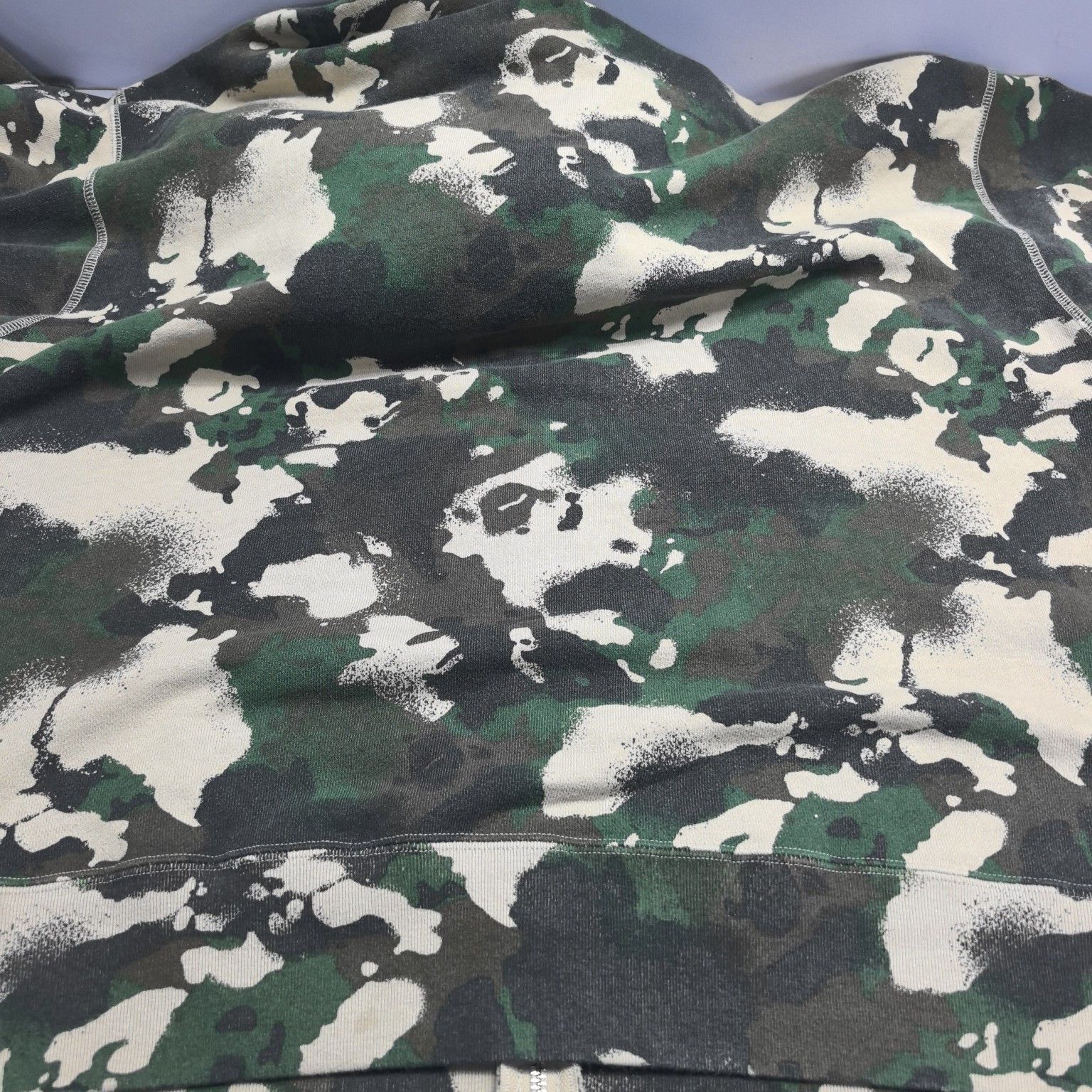 Bape A Bathing Ape Camo Shark Hoodie Size L Size US L / EU 52-54 / 3 - 15 Thumbnail