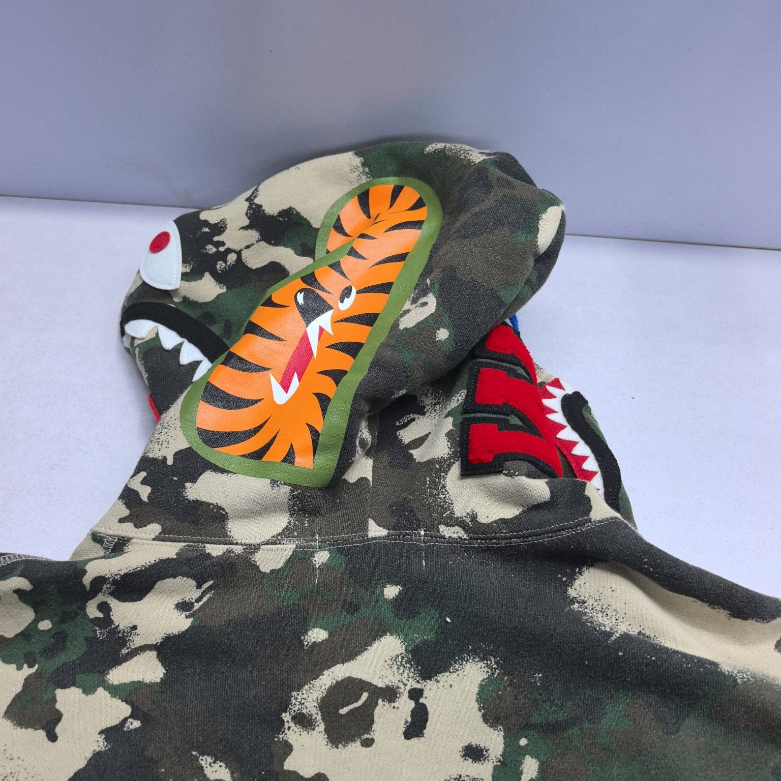 Bape A Bathing Ape Camo Shark Hoodie Size L Size US L / EU 52-54 / 3 - 6 Thumbnail