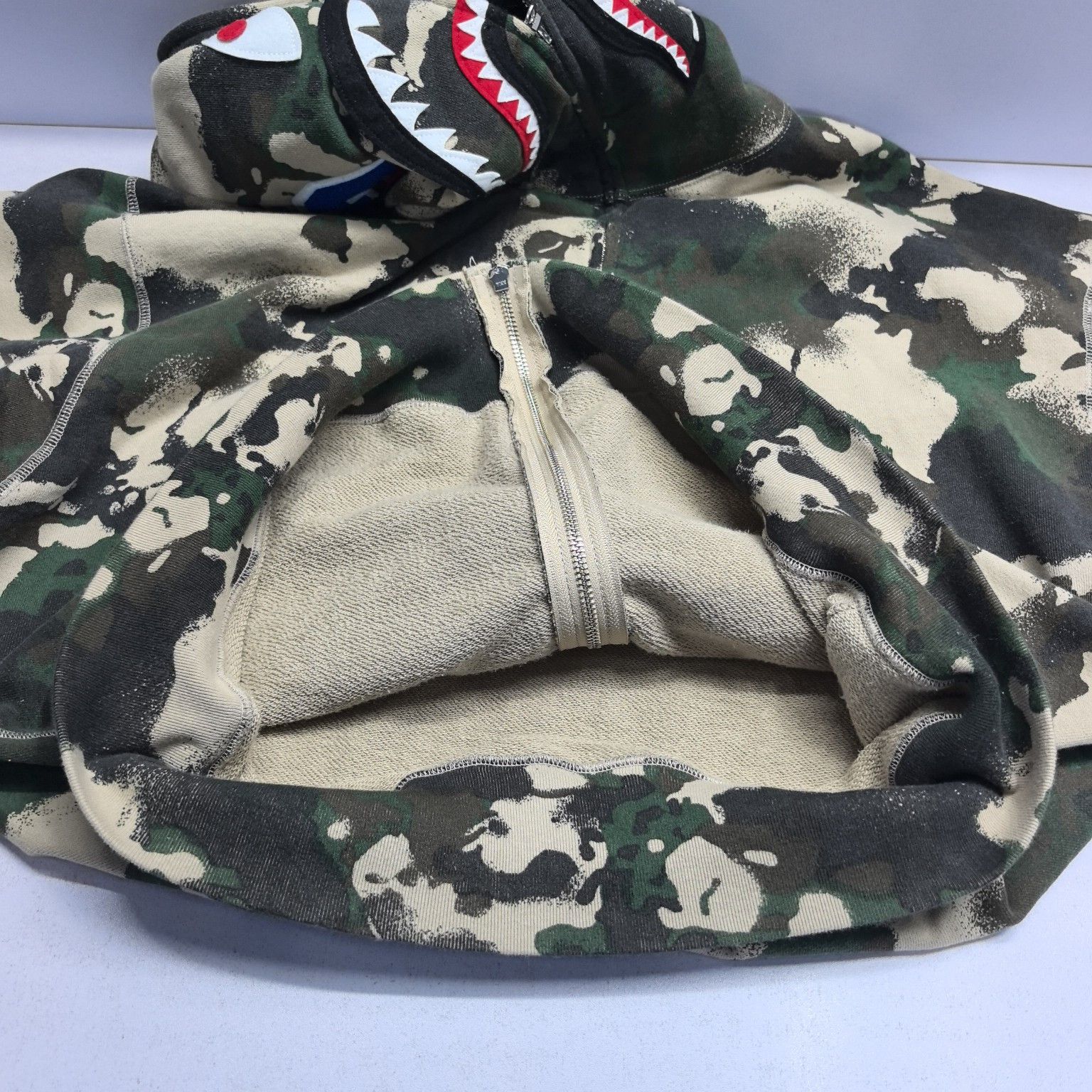 Bape A Bathing Ape Camo Shark Hoodie Size L Size US L / EU 52-54 / 3 - 9 Thumbnail