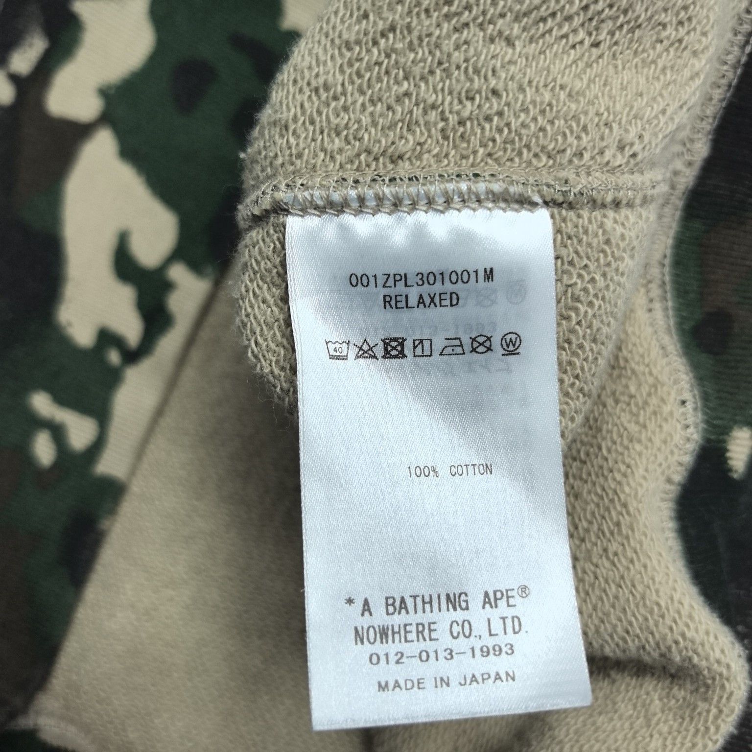 Bape A Bathing Ape Camo Shark Hoodie Size L Size US L / EU 52-54 / 3 - 5 Thumbnail
