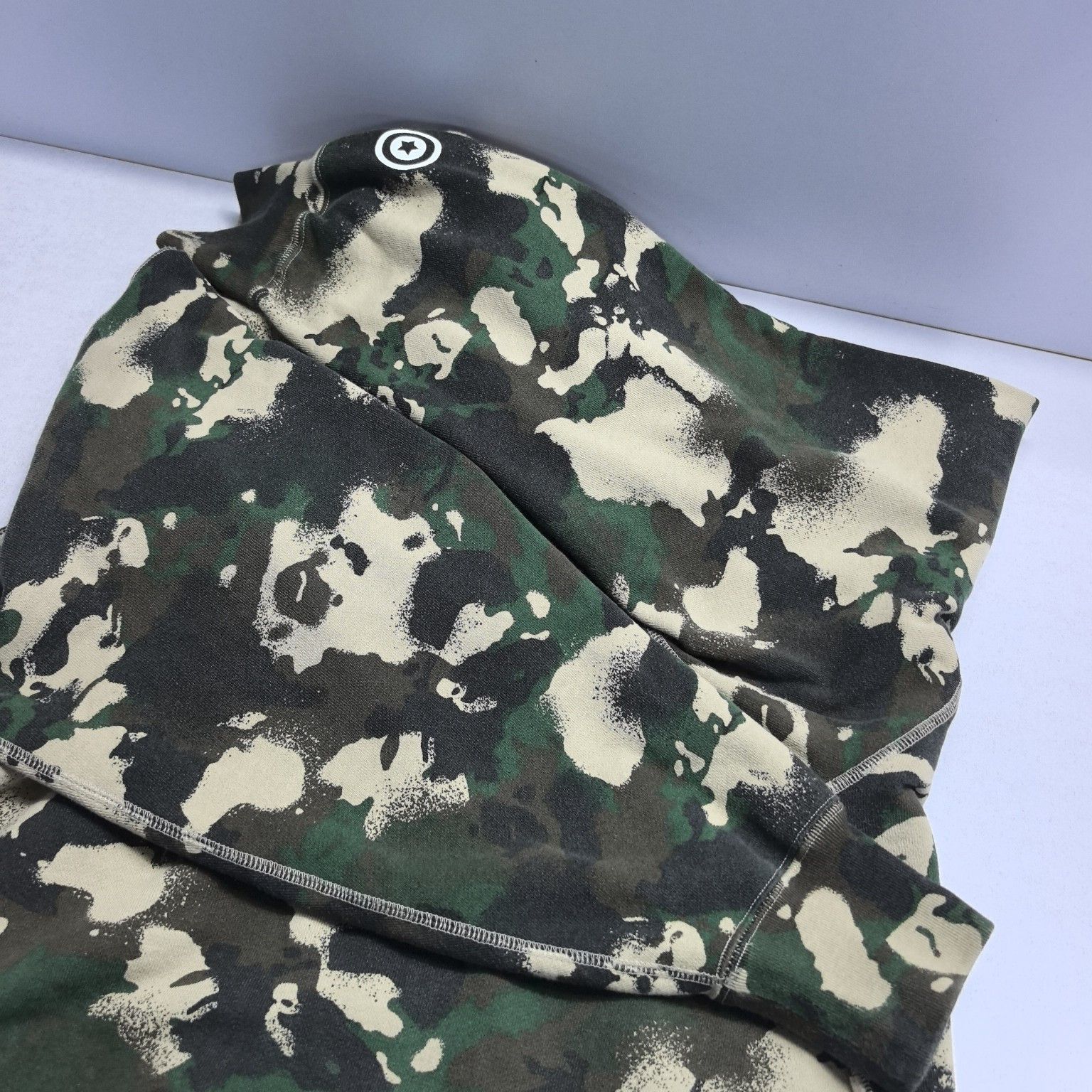 Bape A Bathing Ape Camo Shark Hoodie Size L Size US L / EU 52-54 / 3 - 16 Thumbnail