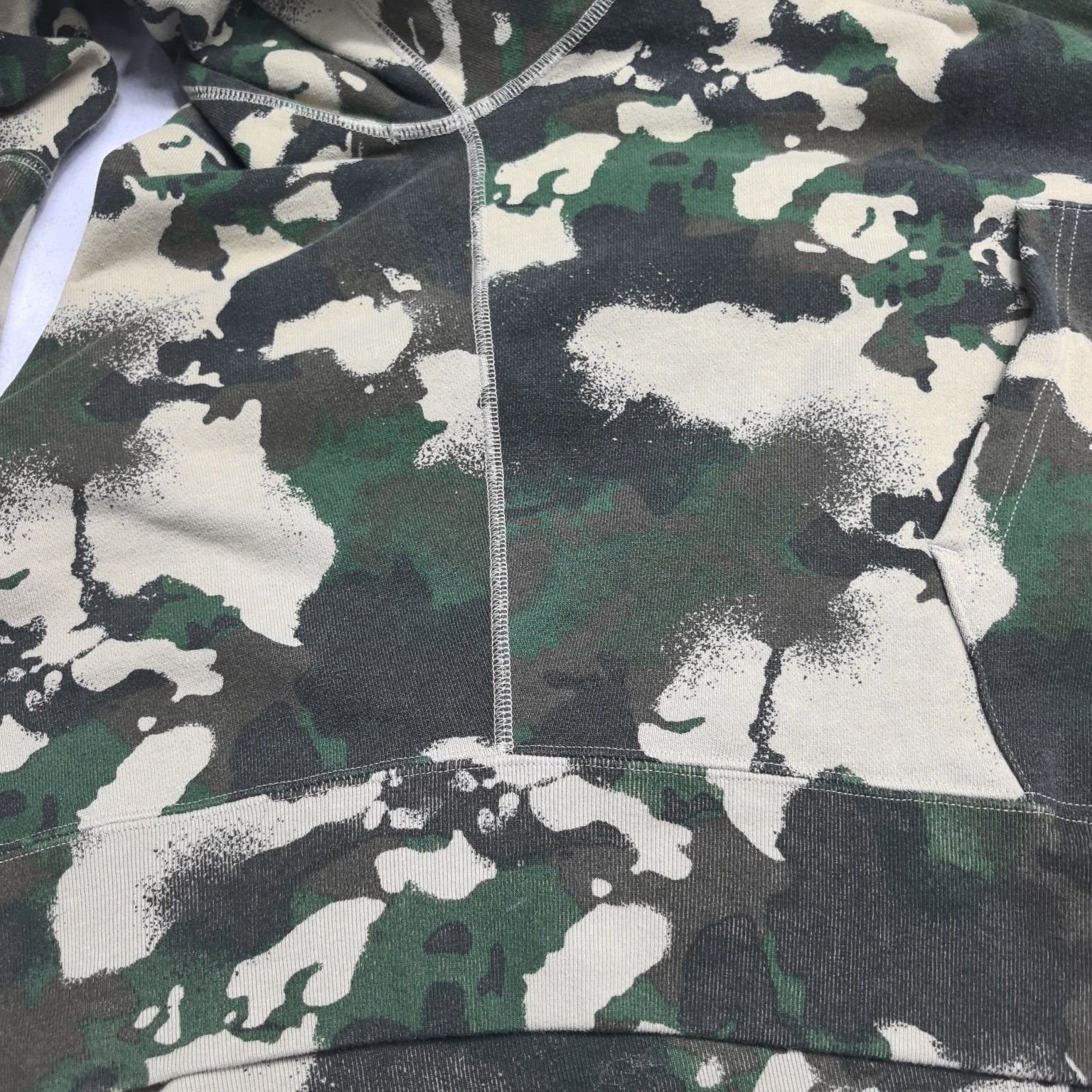 Bape A Bathing Ape Camo Shark Hoodie Size L Size US L / EU 52-54 / 3 - 13 Thumbnail