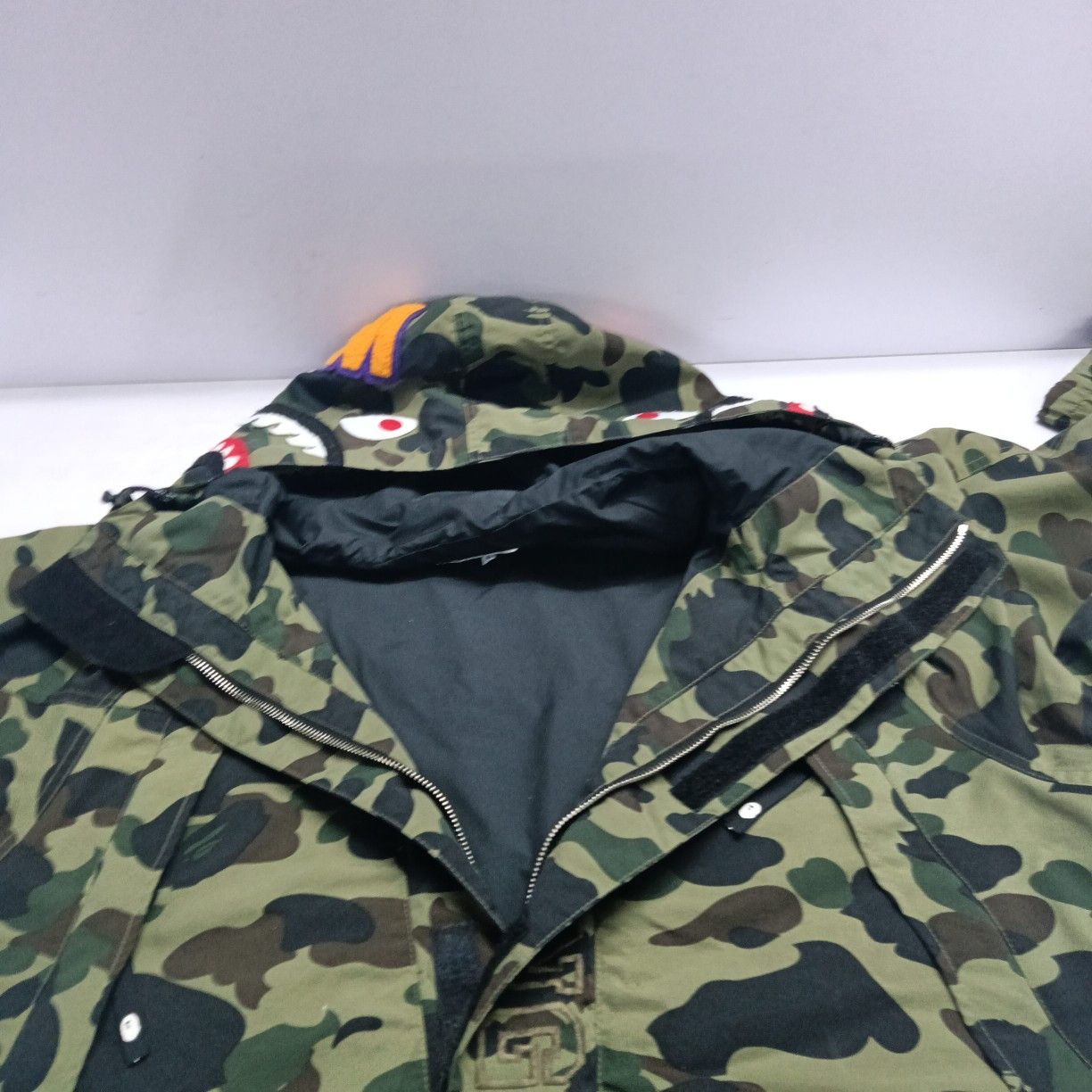 Bape A Bathing Ape Shark Camo Light Jacket Size XL Size US XL / EU 56 / 4 - 6 Thumbnail