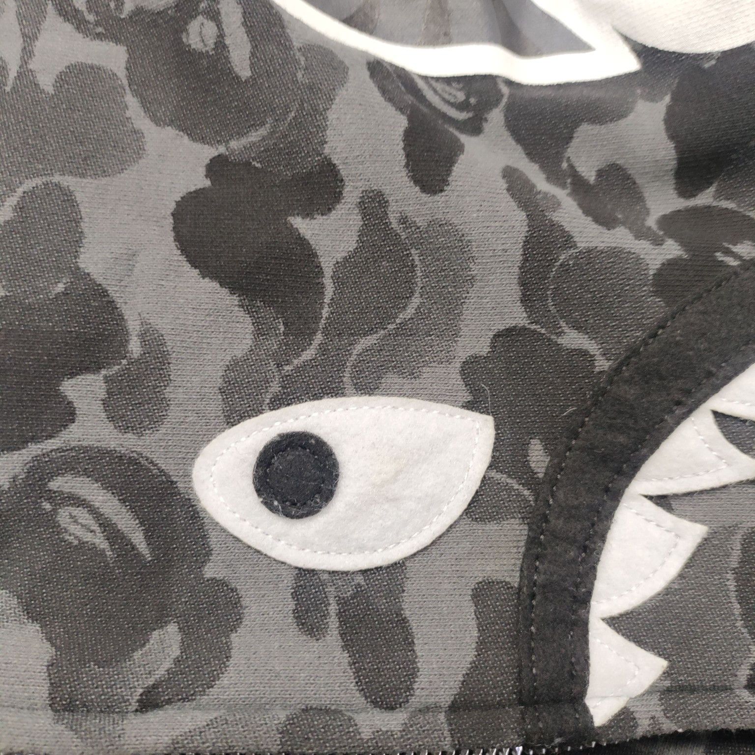 Bape A Bathing Ape Camo Shark Hoodie Size XXL Size US XXL / EU 58 / 5 - 7 Thumbnail