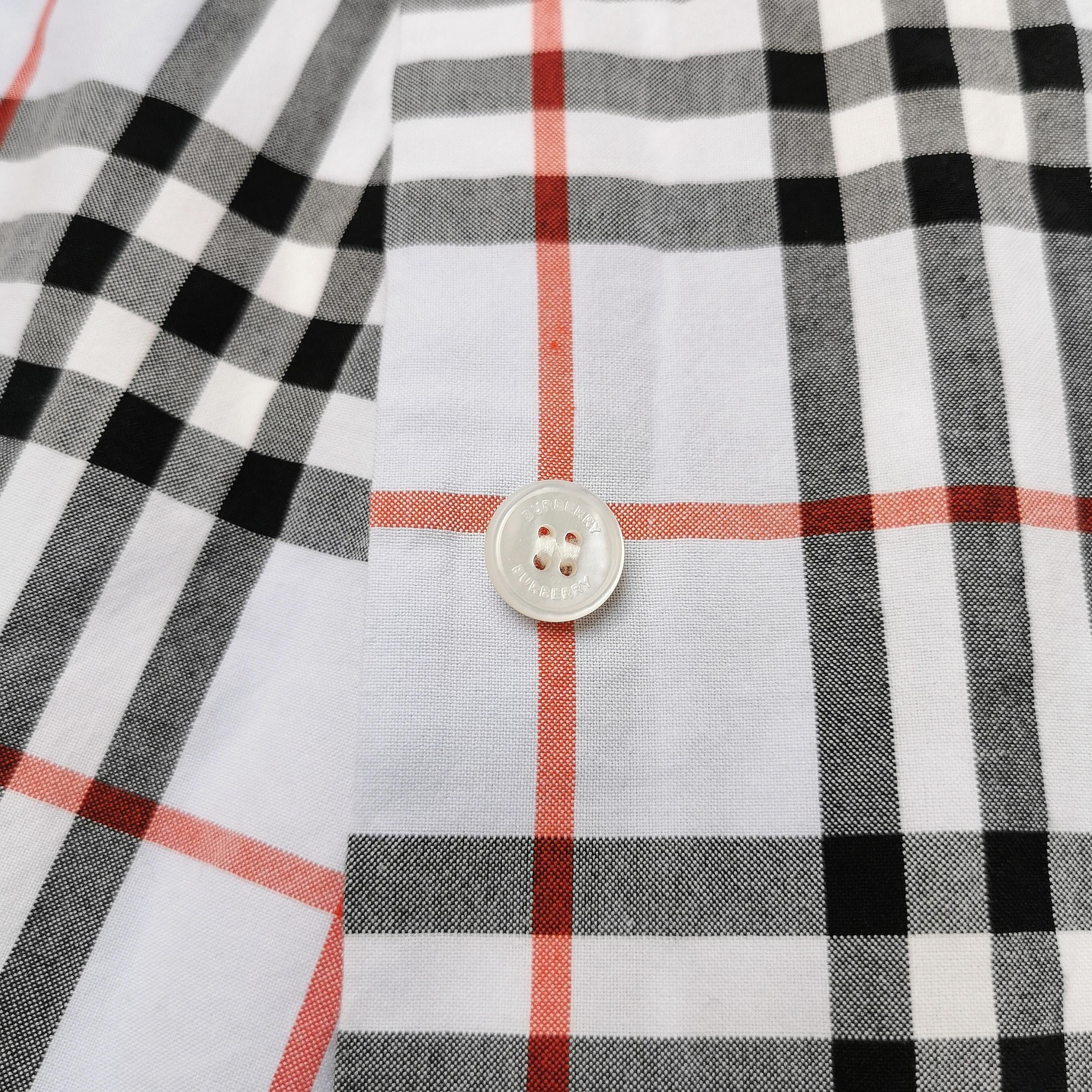 Burberry Burberry Women 2 Button Ups Size XS / US 0-2 / IT 36-38 - 3 Thumbnail